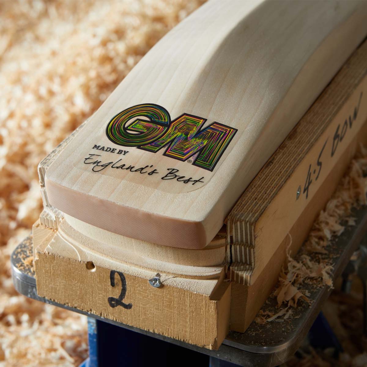Gunn & Moore Ben Duckett Players Edition Cricket Bat 2025 | Premium English Willow | Lightweight & Durable | Perfect for Professional Matches & Training Sessions