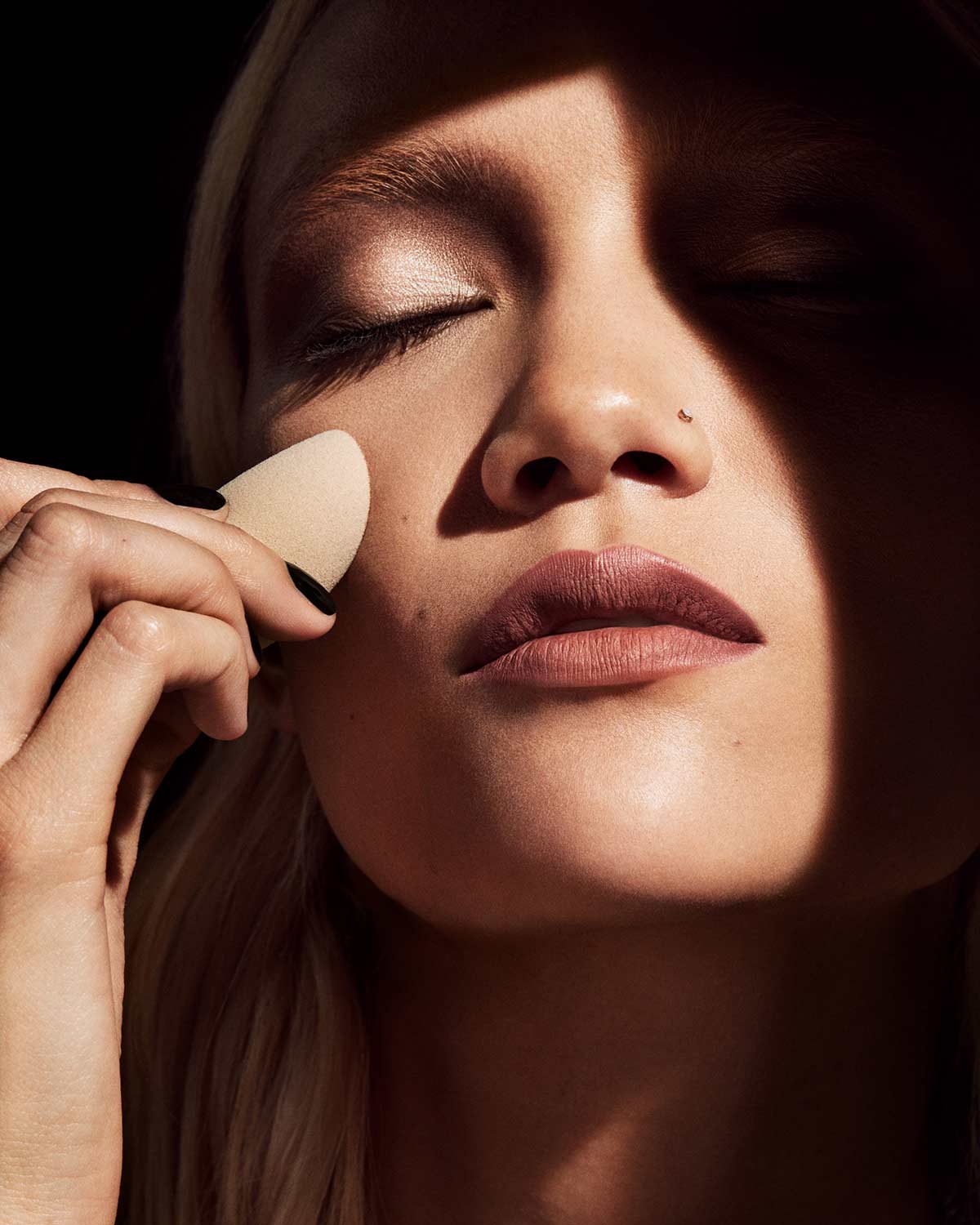 Lil Precision Makeup Sponge Duo 105 - Professional Beauty Blender for Flawless Foundation & Concealer Application - Perfect for Travel & Everyday Makeup Routine
