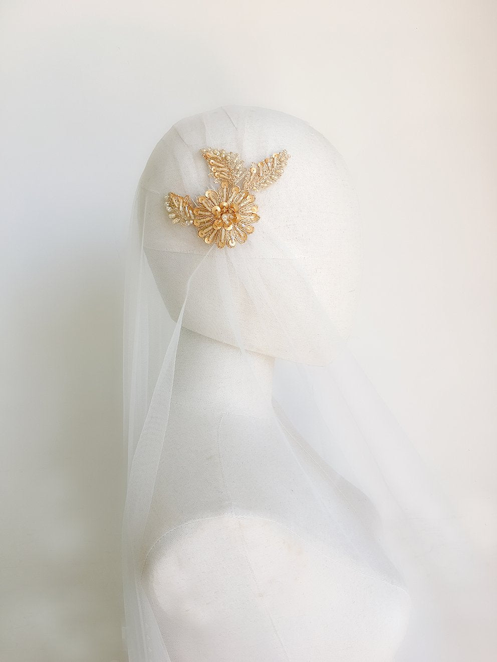 Vintage Juliet Cap Wedding Veil with Beaded Lace - Elegant Bridal Headpiece for Classic & Boho Weddings, Photo Shoots & Special Occasions