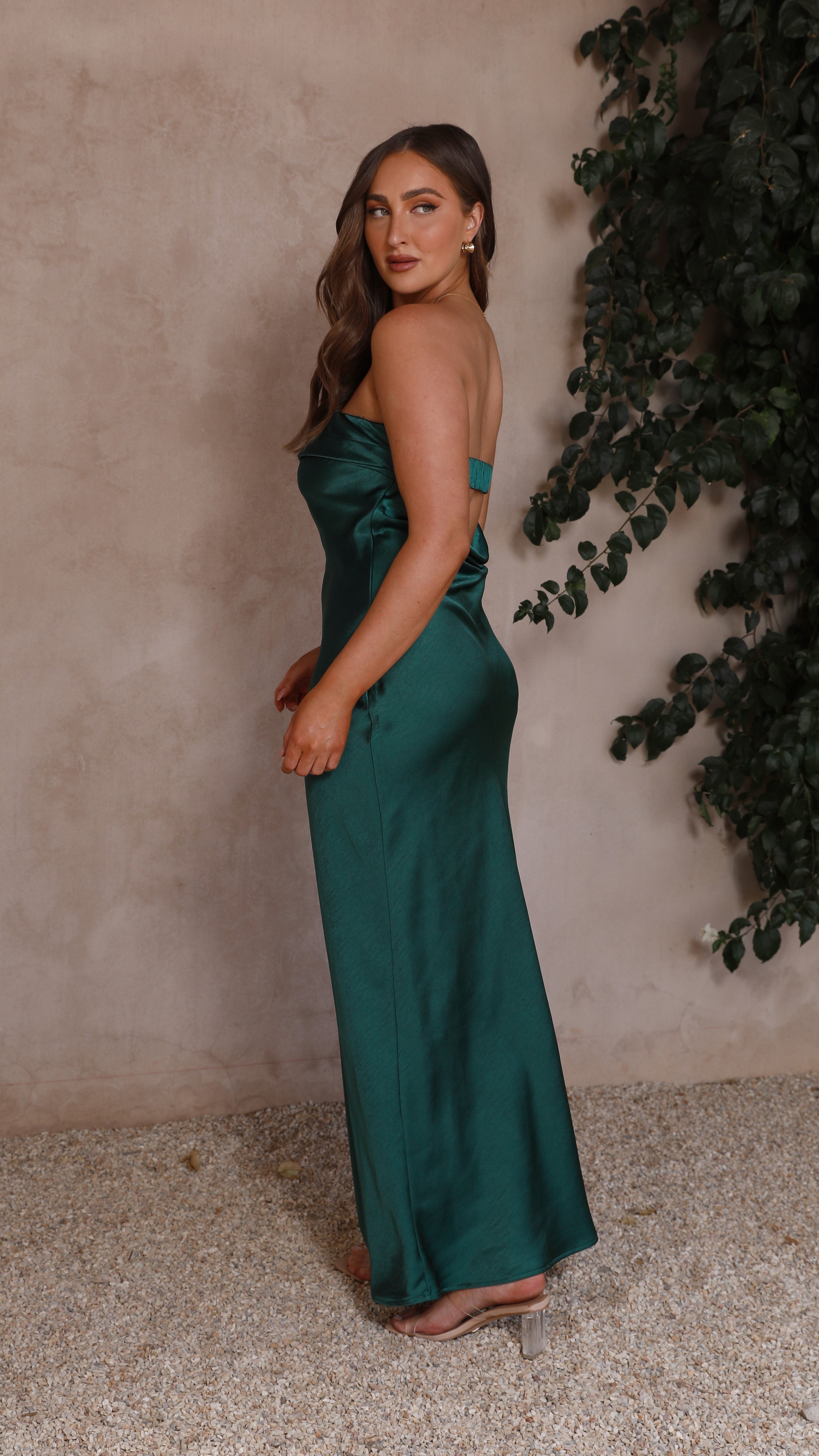 Gisele Maxi Dress - Elegant Emerald Green Long Flowy Dress for Women | Perfect for Summer, Beach Vacations & Evening Parties