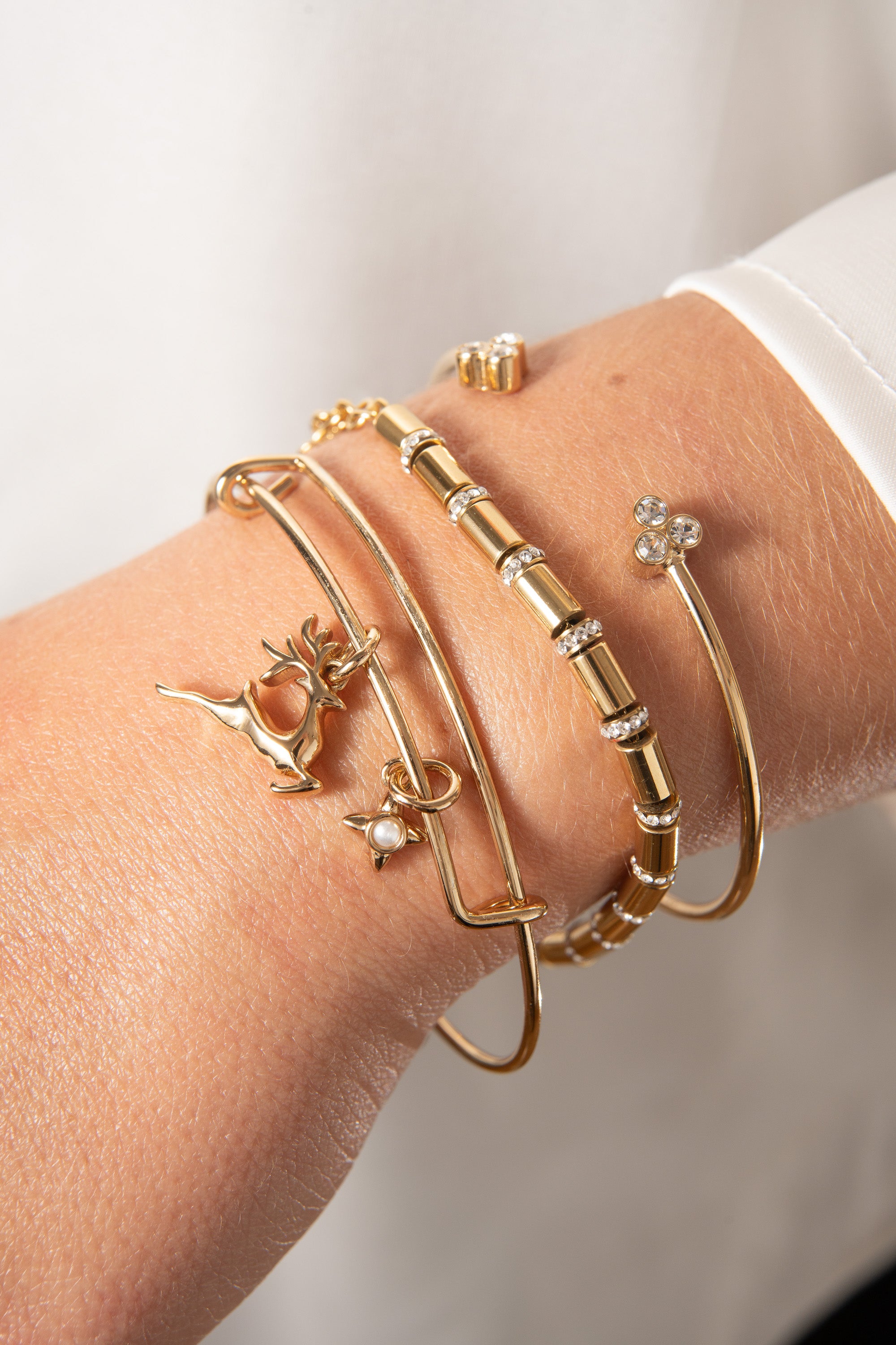 Festive Reindeer Charm Bracelet for Women - Christmas Holiday Jewelry Gift for Parties & Celebrations