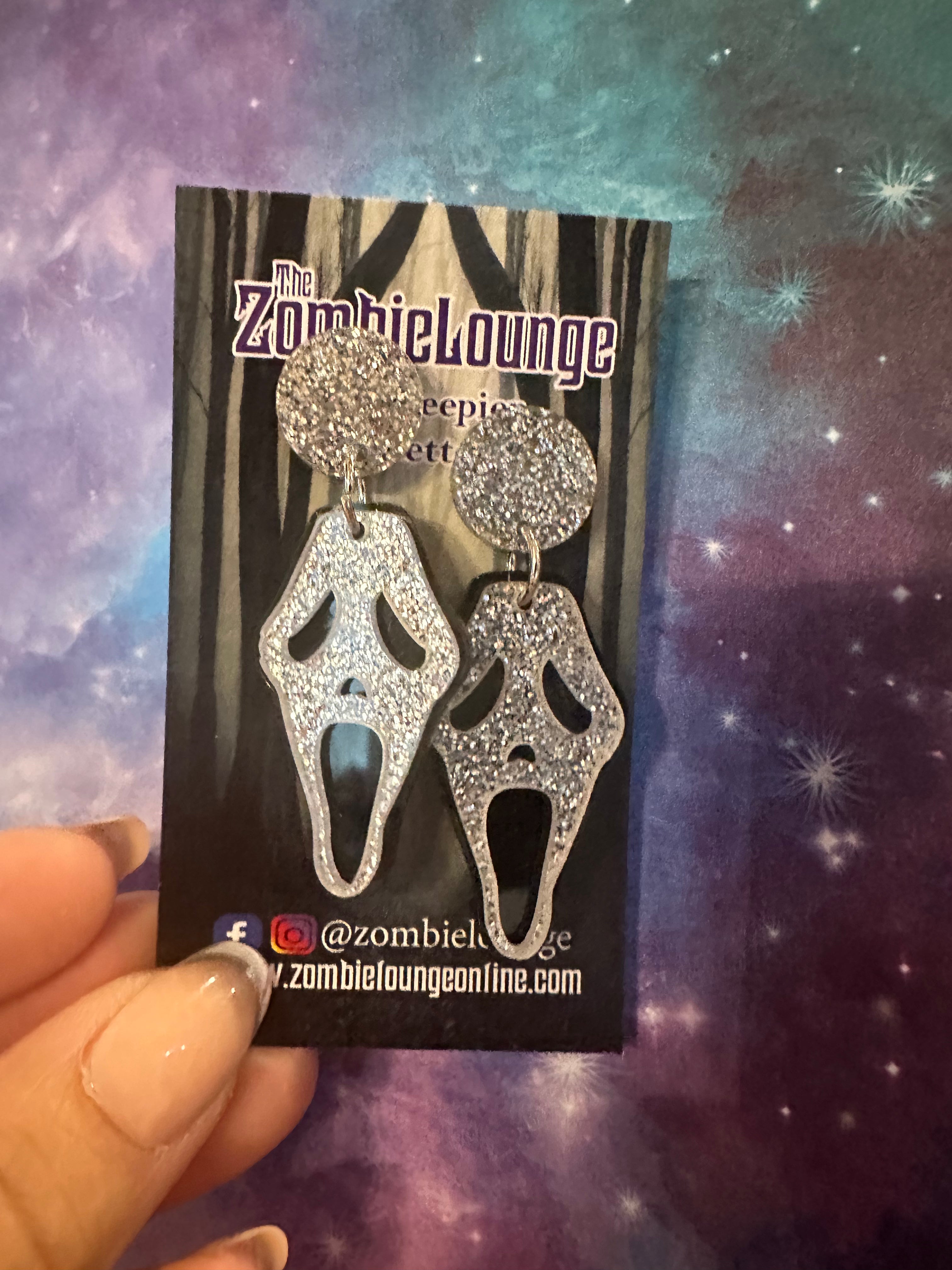 Spooky Ghost Mask Earrings for Women - Halloween Costume Accessories & Gothic Jewelry - Perfect for Cosplay, Parties, and Dark Aesthetic Outfits