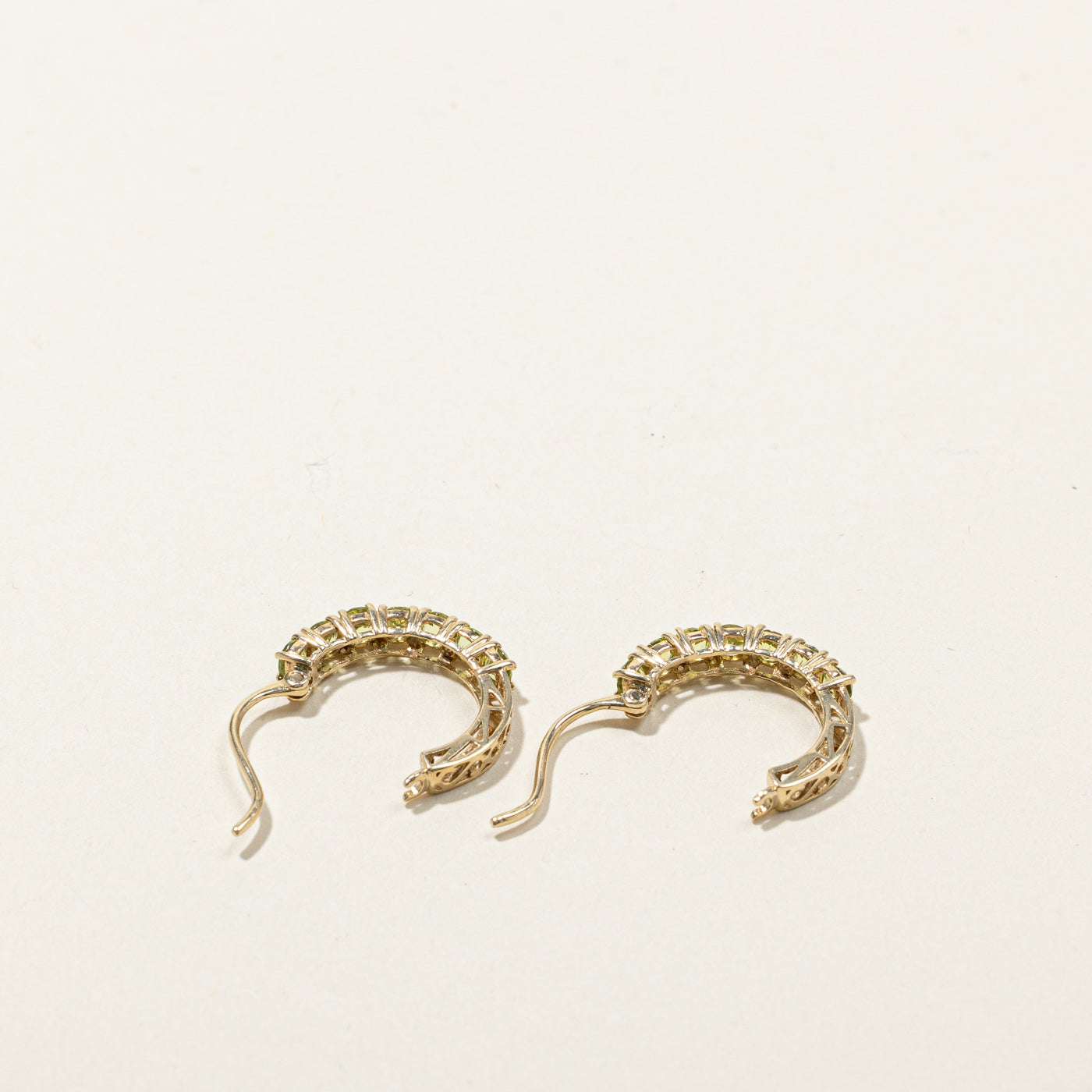 Peridot Huggie Earrings - 1.25 Carat Total Weight (ctw) - Dainty Gold Hoop Earrings for Women, Perfect for Everyday Wear & Special Occasions