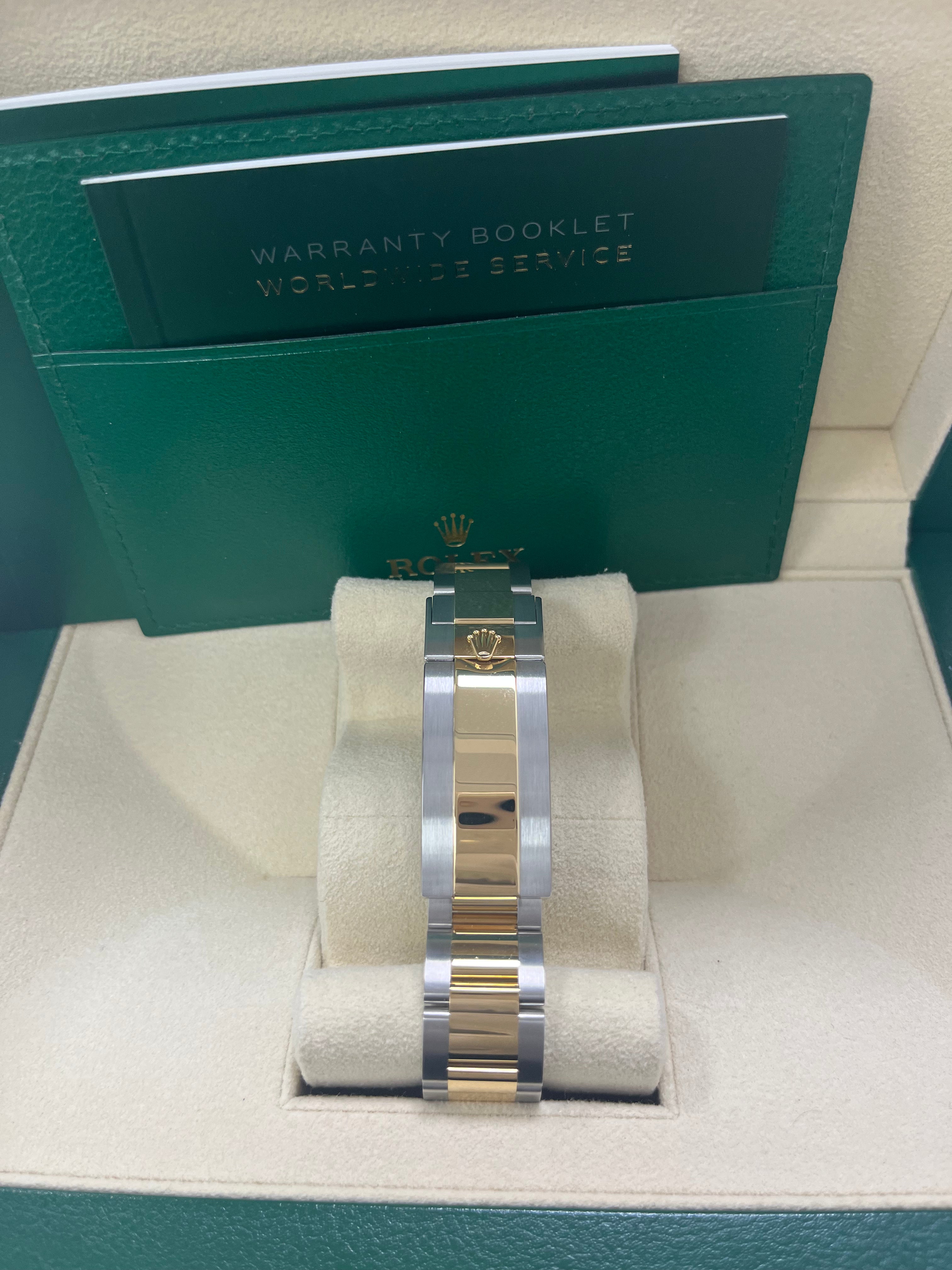 Rolex Submariner Date 18K Yellow Gold & Steel Men's Watch with Black Dial 116613LN - Luxury Diving Watch for Professional Divers & Stylish Occasions