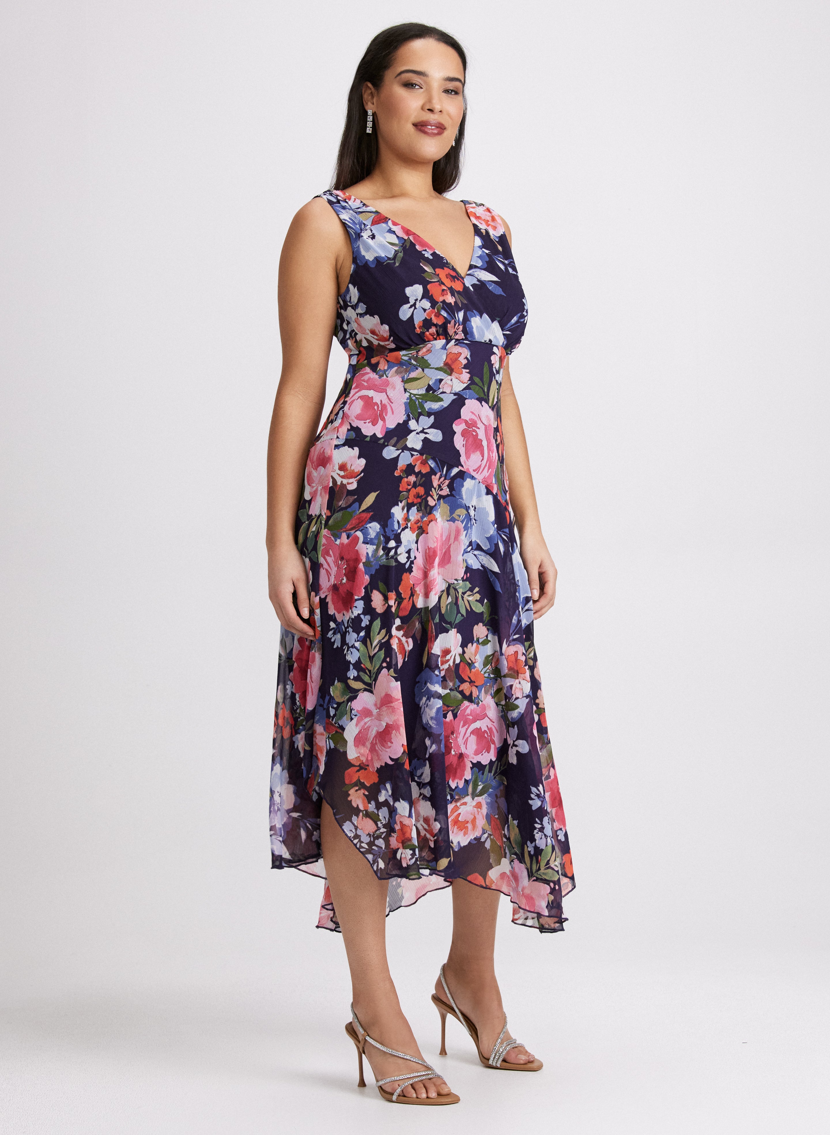 Elegant Floral Chiffon Dress for Women - Summer Boho Maxi Dress with V-Neck & Flowy Sleeves - Perfect for Beach Vacations, Weddings & Date Nights