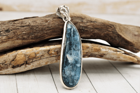 Natural Blue Kyanite Pendant Necklace - Healing Crystal Jewelry for Chakra Balancing & Energy Cleansing | Perfect for Meditation, Yoga & Spiritual Gifts