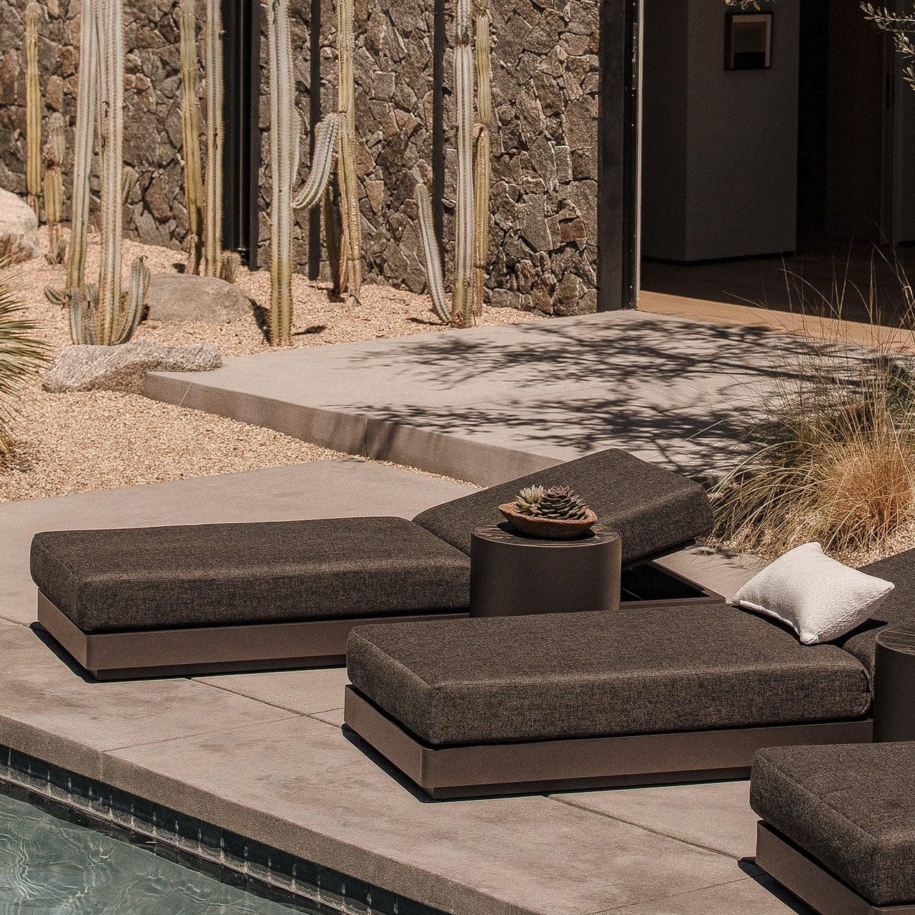 Antigua Sun Lounge - Premium Outdoor Patio Furniture for Relaxing in Your Backyard or Garden