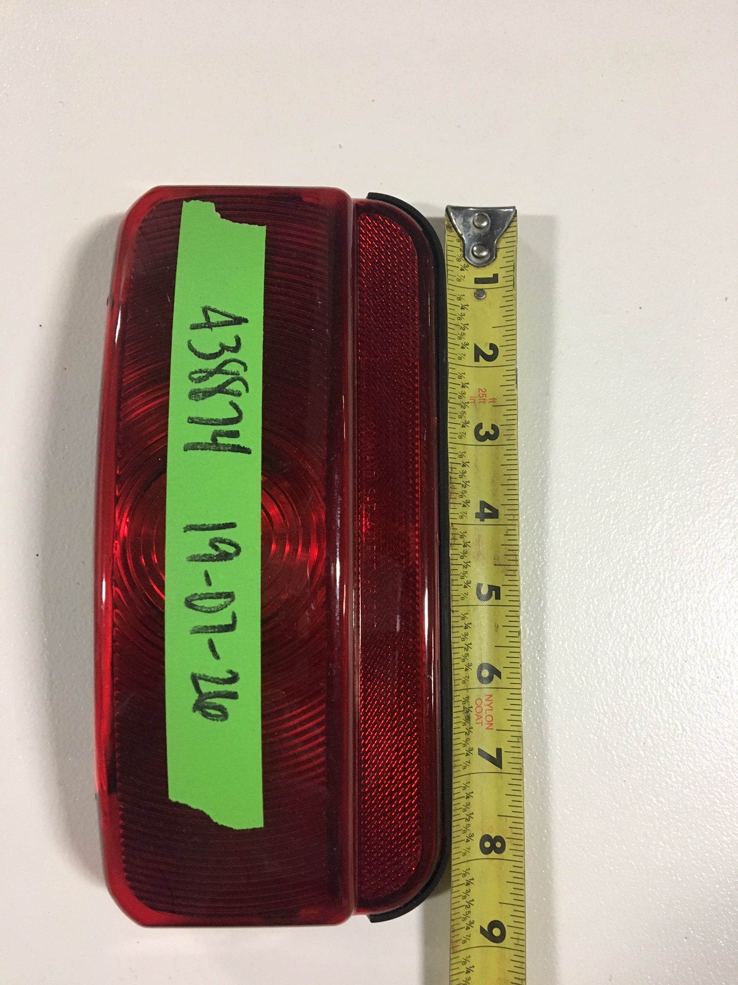 LED Tail Light Assembly - Black/Red RH - Compatible with Various Car Models - Perfect for Night Driving & Enhanced Safety