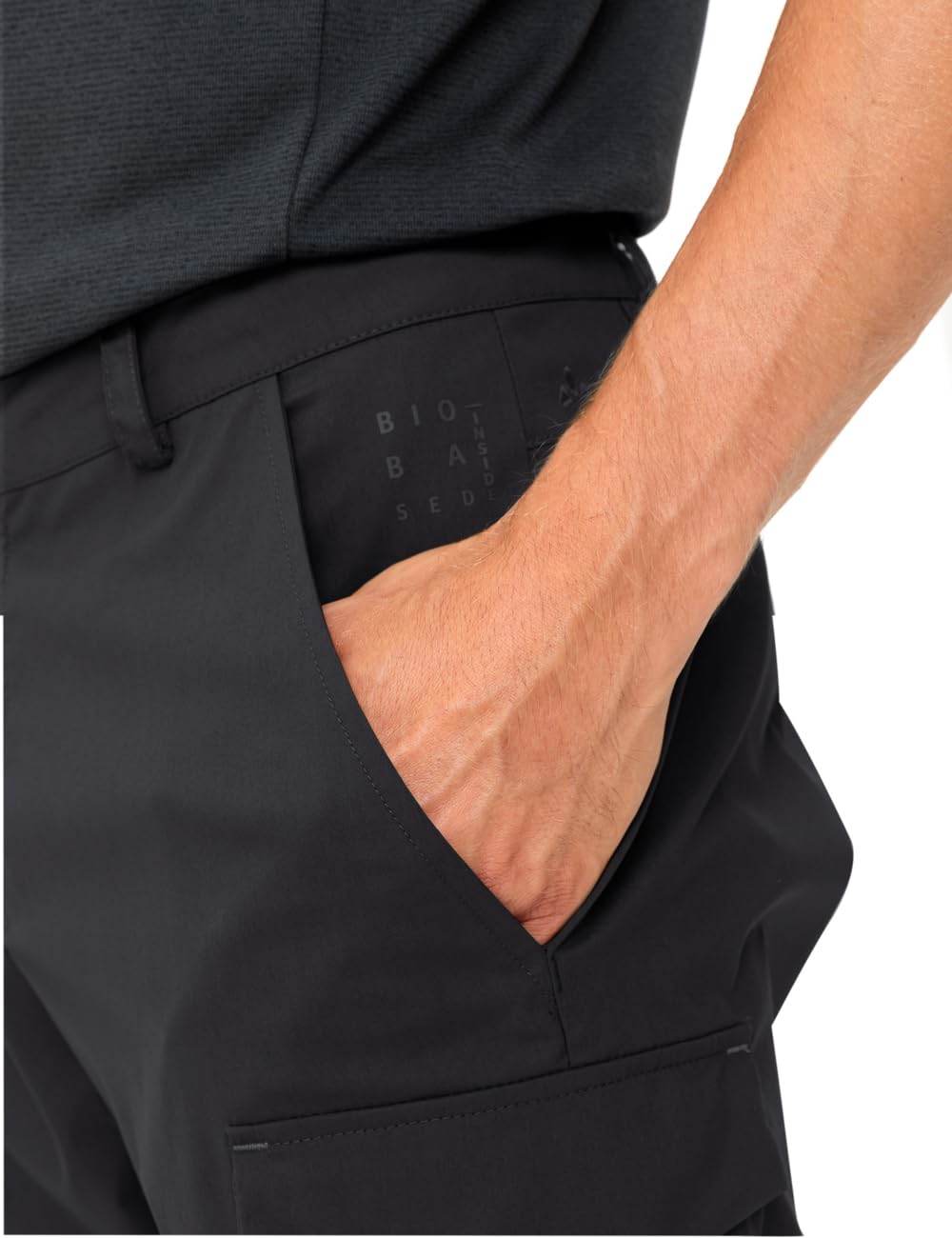 VAUDE Men's Neyland Cargo Shorts - Durable Outdoor Hiking & Travel Shorts for Men - Quick-Dry, Multi-Pocket Adventure Shorts for Camping, Fishing & Summer Activities