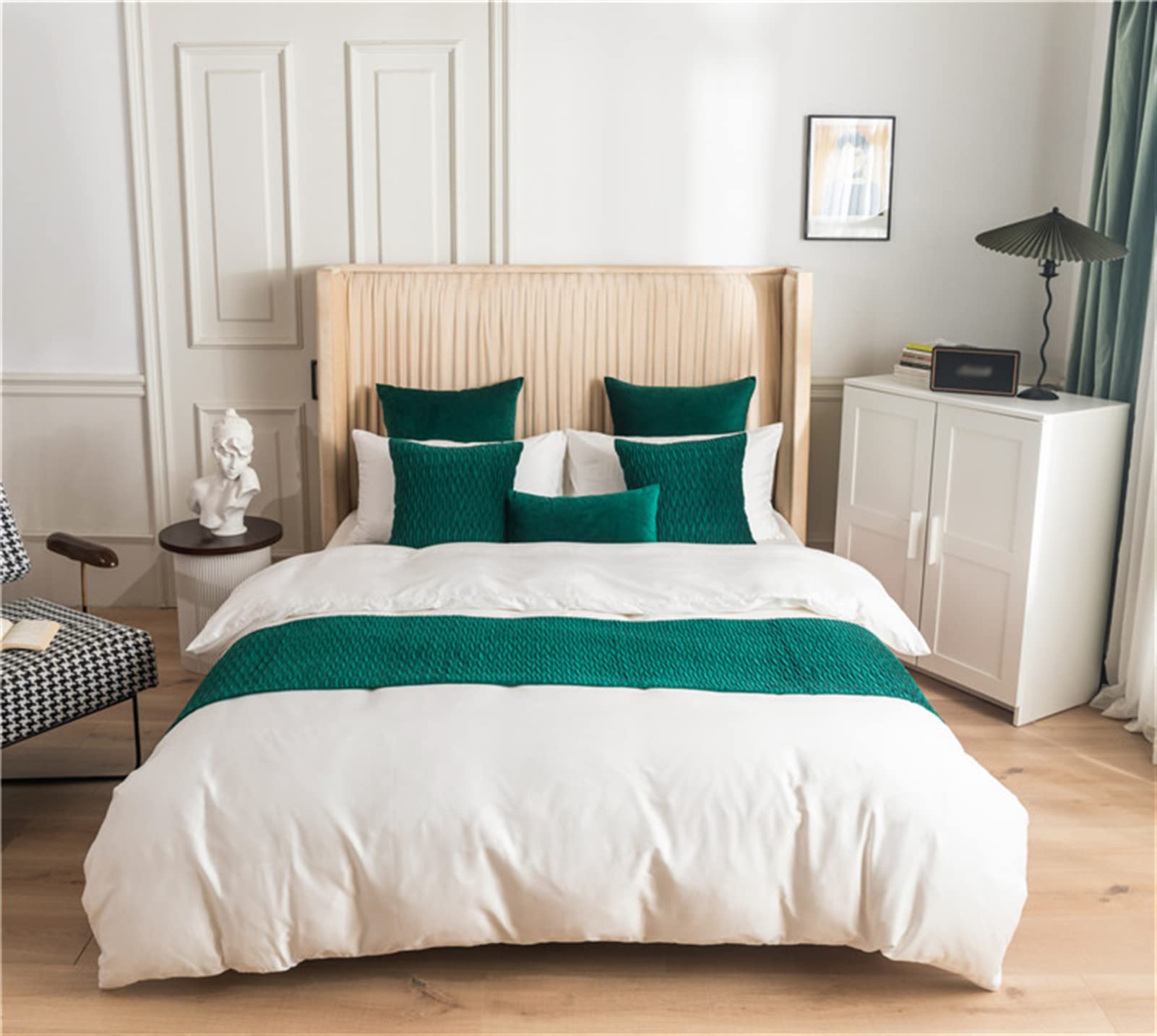 Quilted Fleece Bed Runner & Throw Blanket for Full/Queen Beds - Soft Bed Scarf Protector for Bedroom, Hotel, and Home Decor - Green    Perfect for adding warmth and style to your bedroom, hotel room, or guest bed while protecting your bedding from wear.