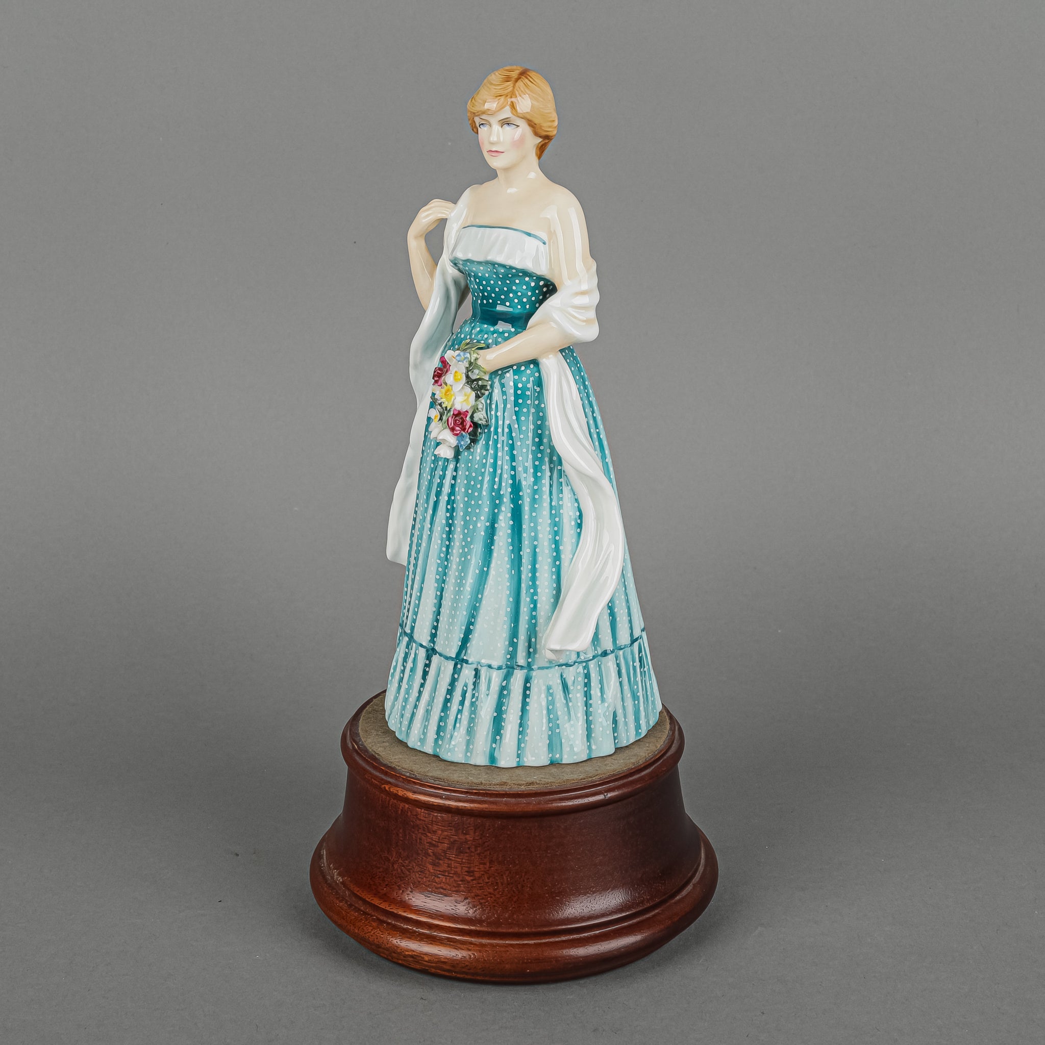 Royal Doulton Lady Diana Spencer HN 2885 Collectible Porcelain Figurine - Elegant Princess Diana Memorial Statue for Home Decor, Gift & Royal Memorabilia Collection