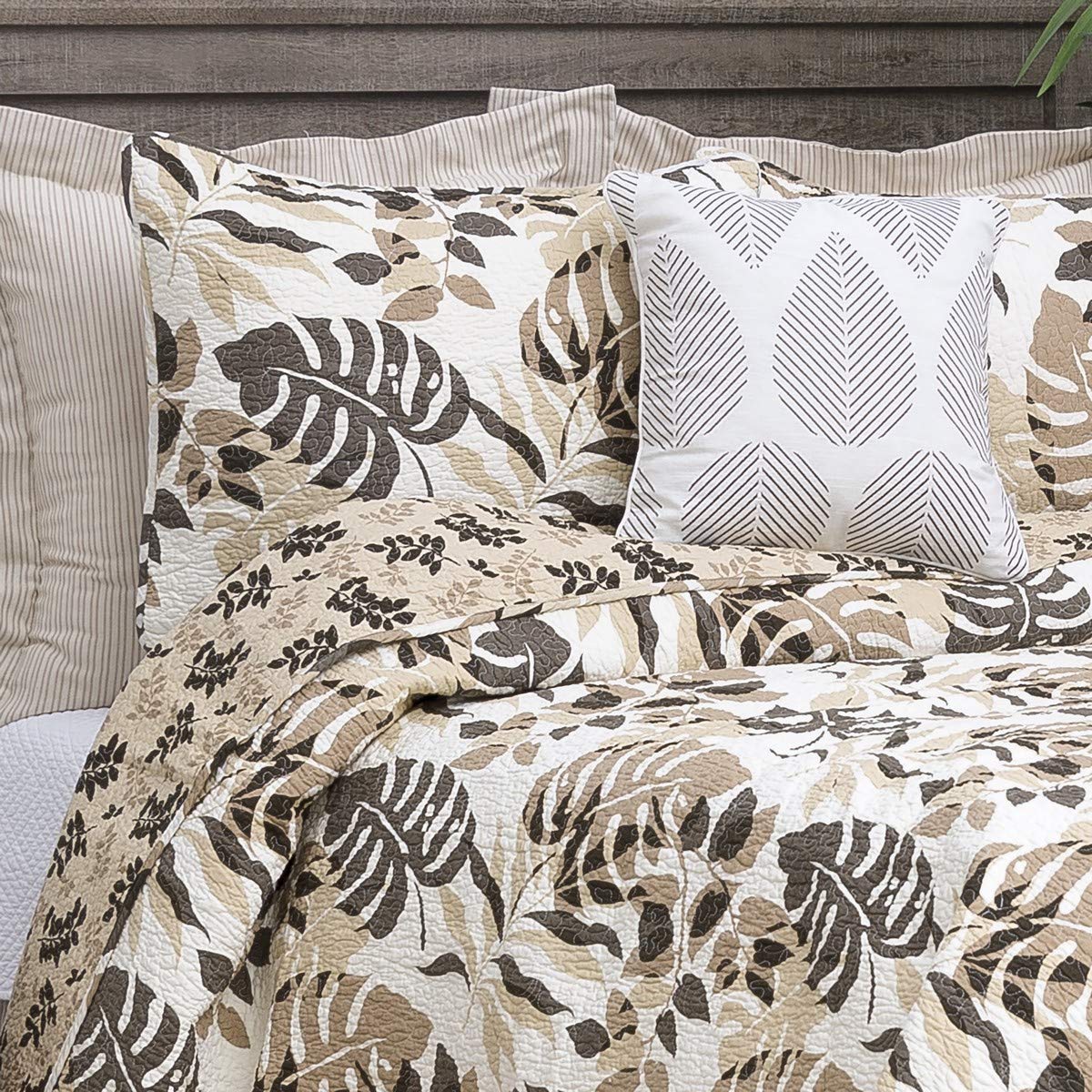 C&F Home Silhouette Full/Queen 3-Piece Quilt Set - Summer Beach Ocean Coastal Reversible Bedspread Coverlet | Lightweight & Machine Washable | Green | Perfect for Coastal Bedrooms, Guest Rooms & Vacation Homes