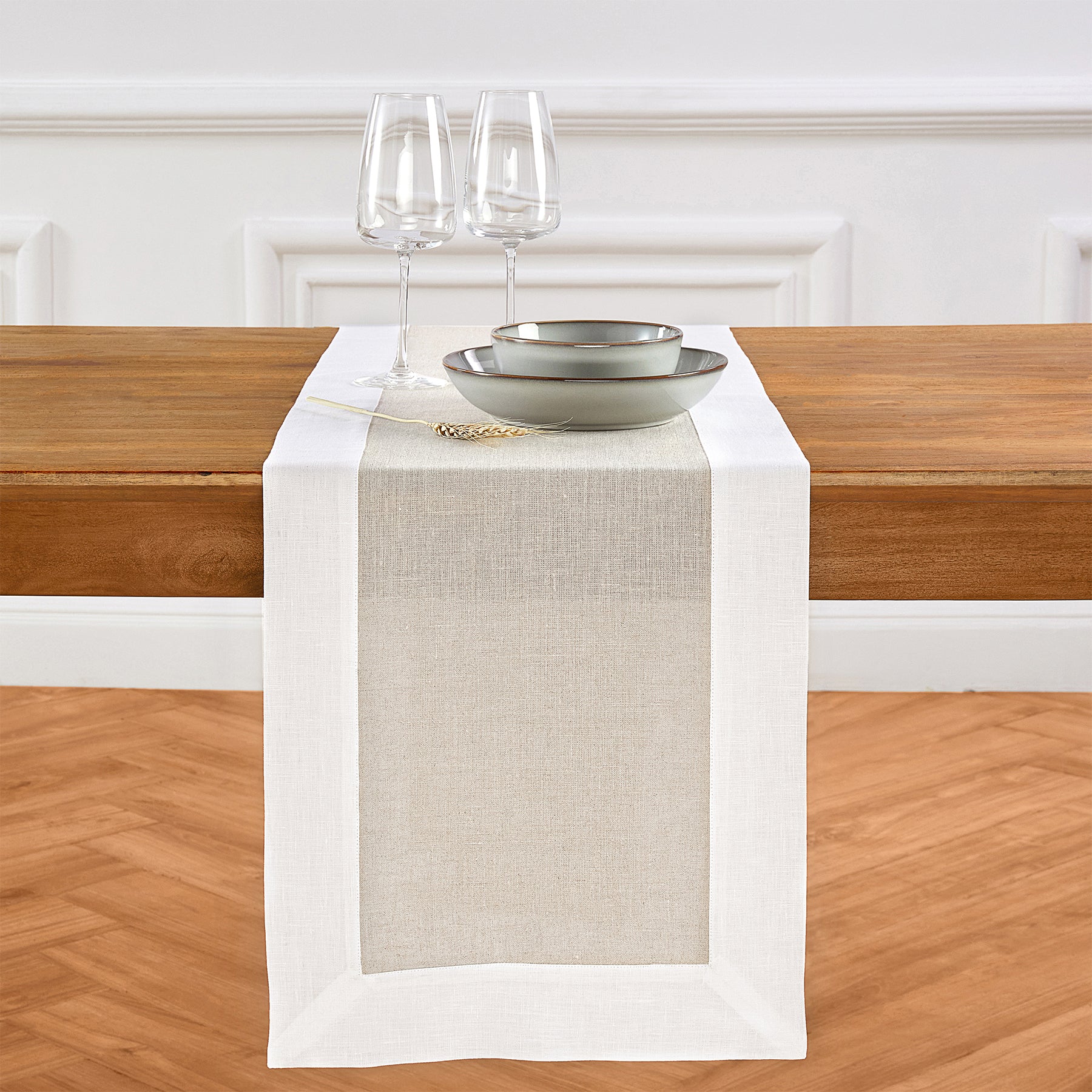Stylish Contempo Table Runner for Dining & Decor - Elegant Home Tablecloth for Parties, Weddings & Holidays