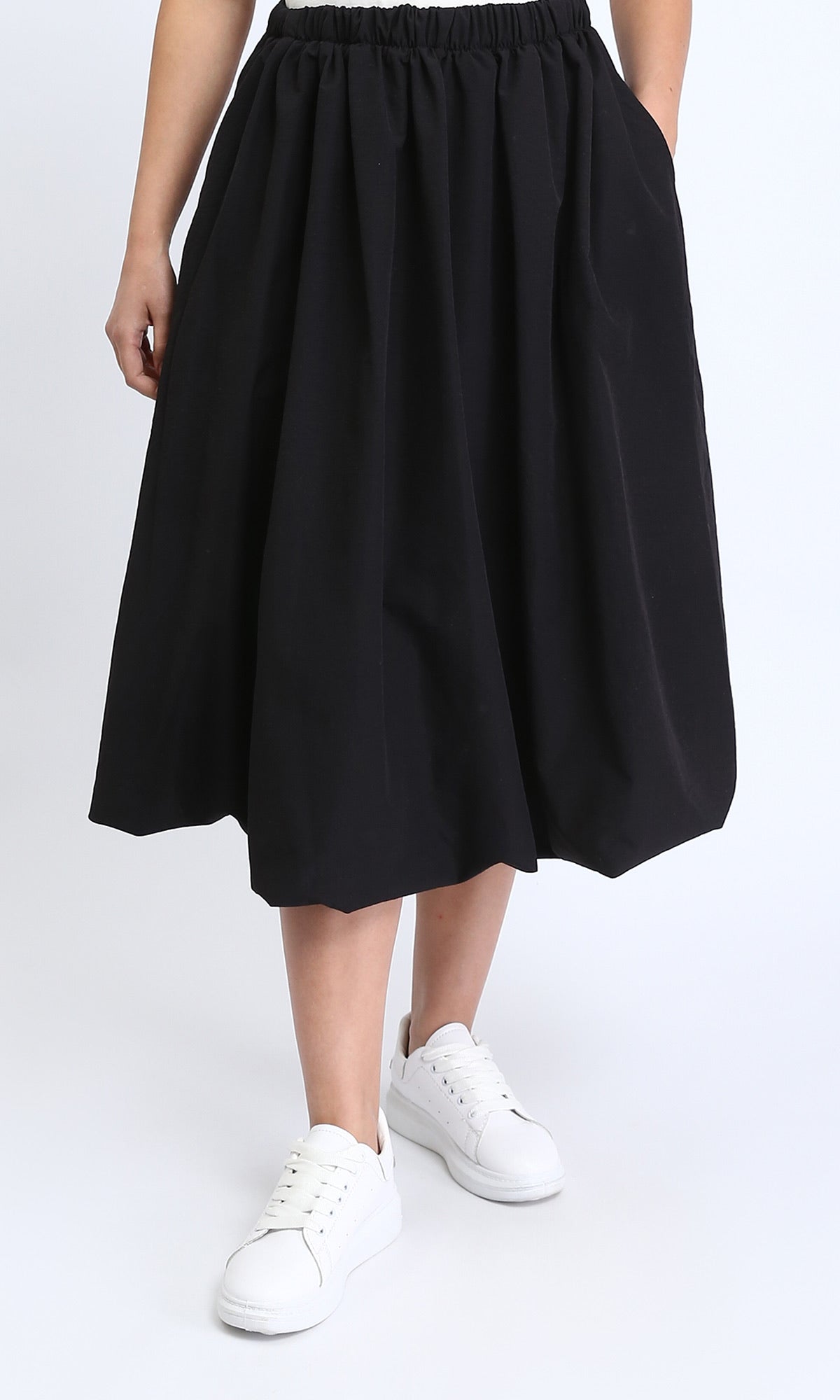 R208164 Fashionable Slip-On Balloon Skirt for Women - Black | Perfect for Casual Outings, Parties & Office Wear