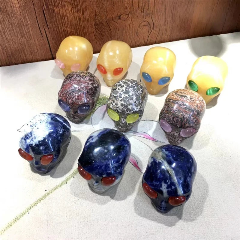 2 Inch Alien Skull Statue - Natural Healing Crystal Quartz Carving, Spiritual Gemstone Decor for Home & Office - Unique Stone Figurine Collection for Meditation, Feng Shui & Gift Giving