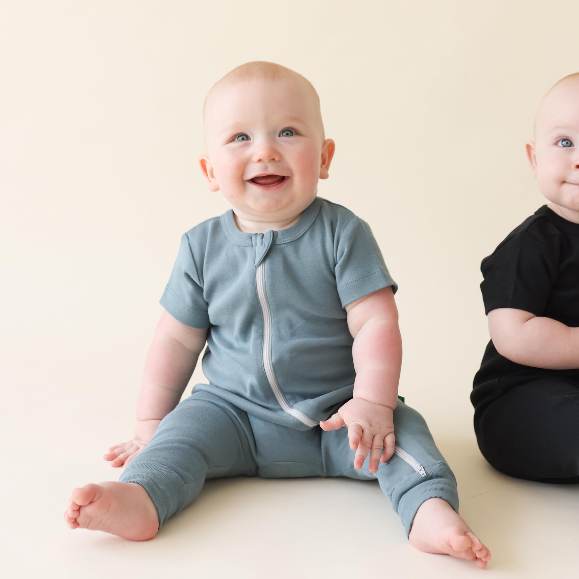 PARADE Organic Essentials '2-Way' Zip Romper - Short Sleeve Baby Bodysuit | Soft Organic Cotton Unisex Jumpsuit for Newborns & Infants | Perfect for Playtime, Daycare & Photo Shoots