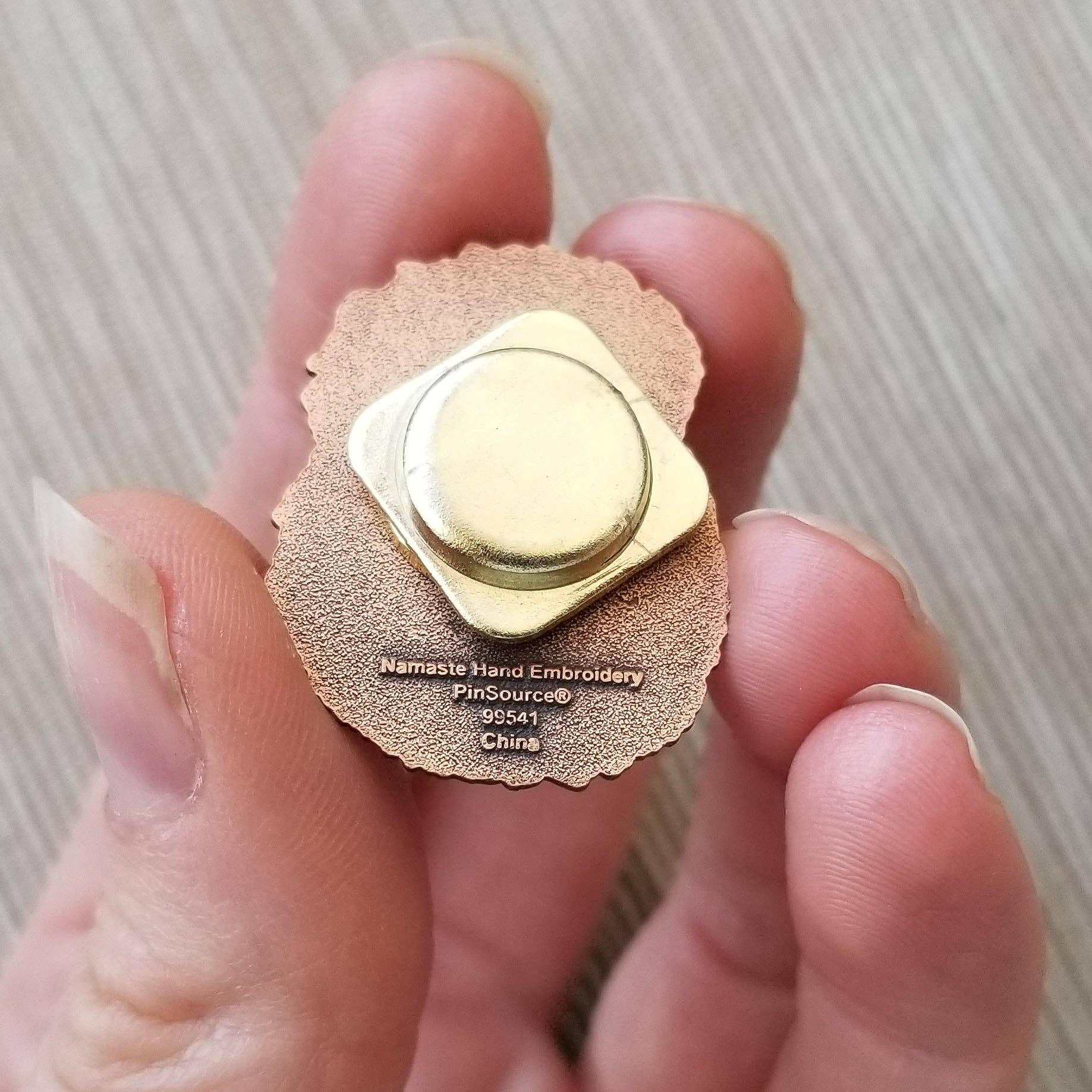 Cute Hedgehog Enamel Needle Minder for Sewing & Embroidery - Perfect for Quilting, Cross Stitch, and Craft Projects