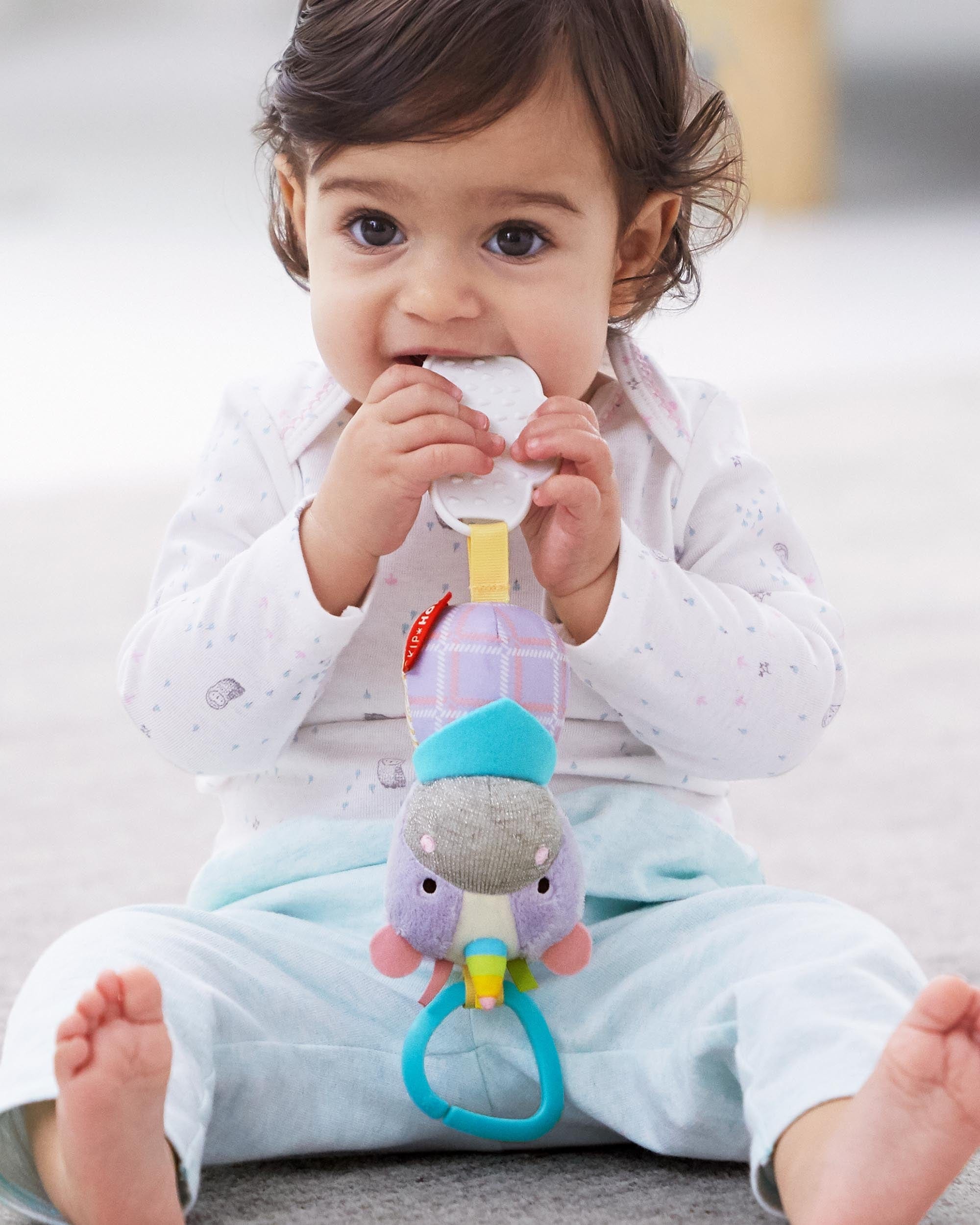 Skip Hop Bandana Buddies Chime Buddies - Soft Baby Teething Toy with Rattle & Textured Chewers - Perfect for Soothing Sore Gums & Sensory Play