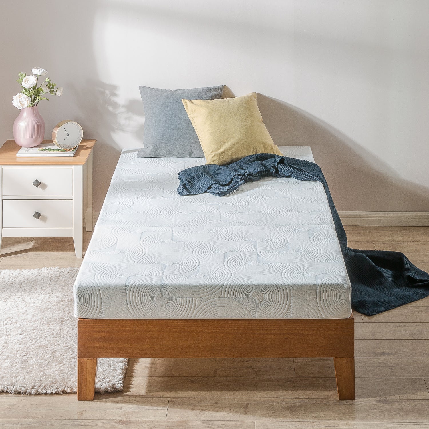 Zinus 5 Inch Tri-Fold Cooling Gel Memory Foam Mattress - Queen Size, Pressure Relief & Breathable for Guest Beds, Camping & Small Spaces