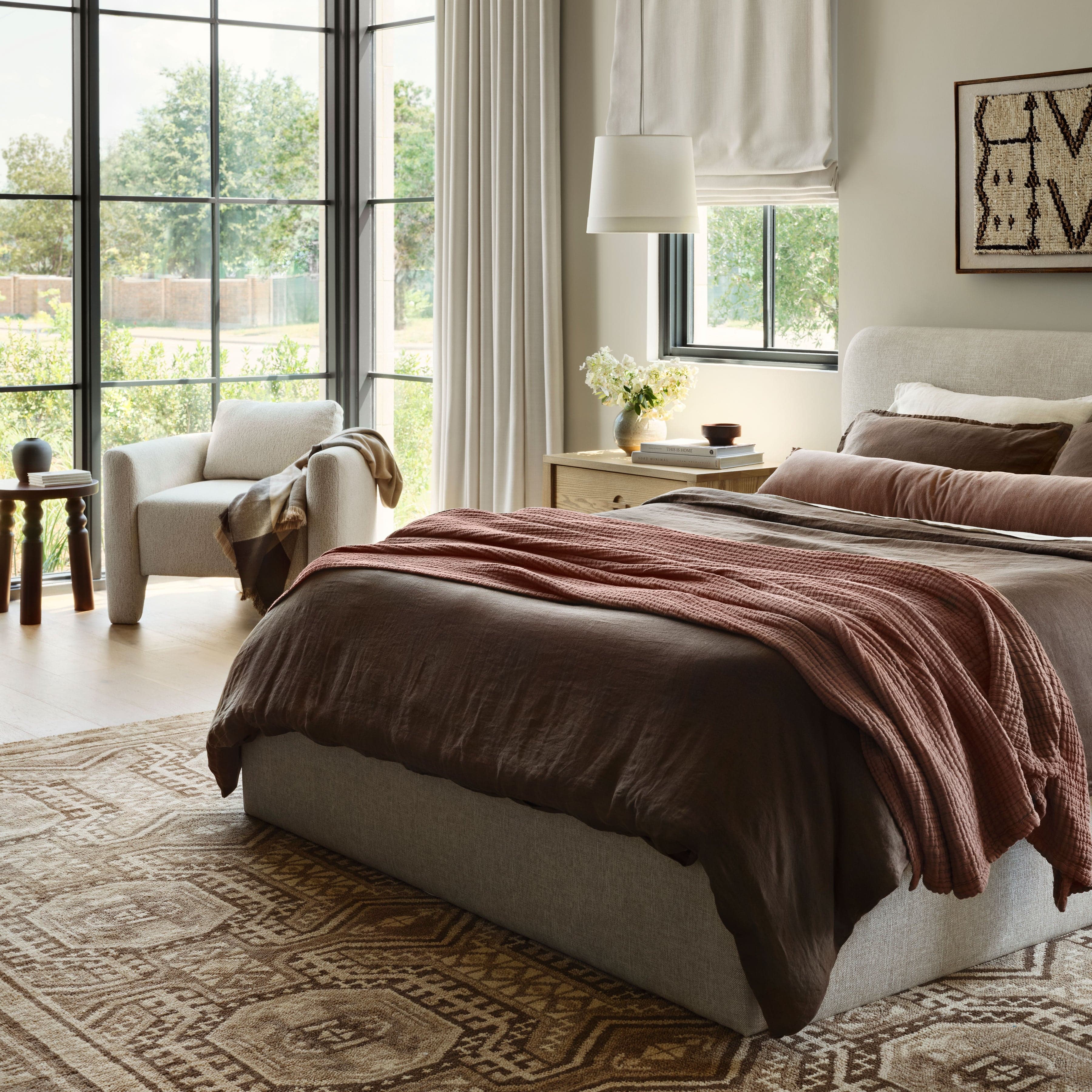 Alpine Bed with Low Headboard - Modern Minimalist Wooden Platform Bed Frame for Bedroom - Perfect for Small Spaces, Apartments, and Guest Rooms