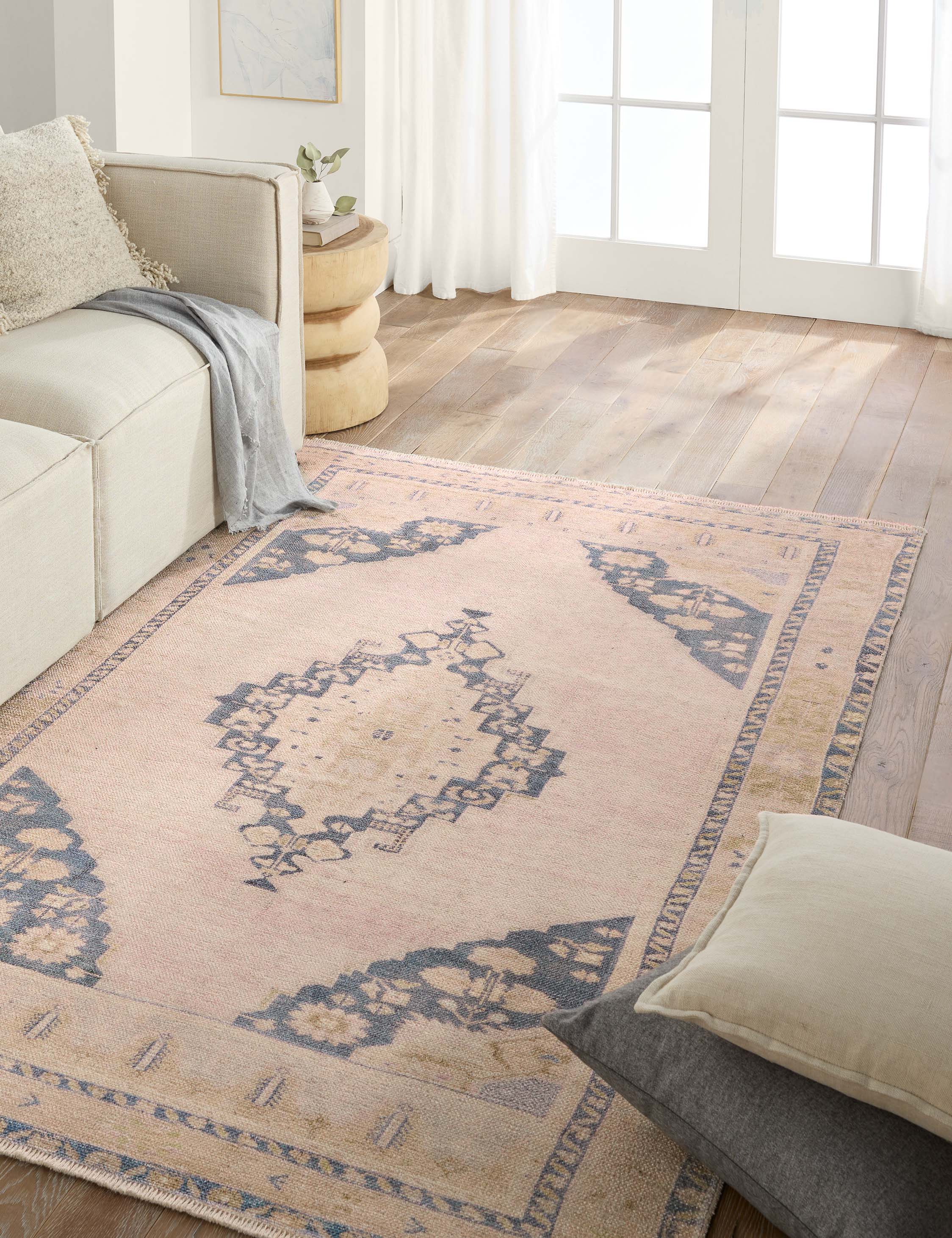 Carmenta Rug - Soft & Durable Area Rug for Living Room, Bedroom, Office - Non-Slip & Easy to Clean - Perfect for Home Decor & Cozy Spaces