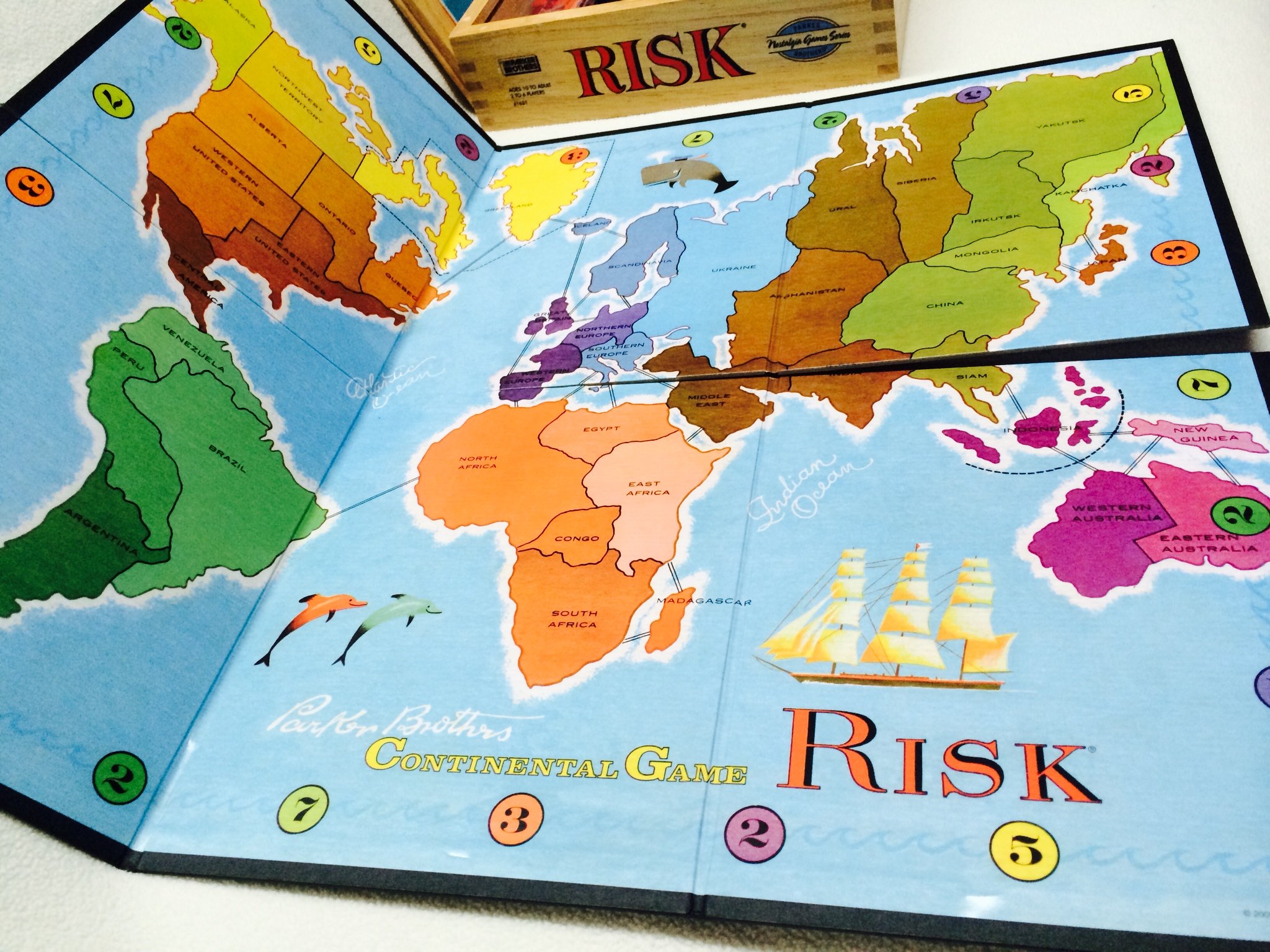 Hasbro Gaming Risk Nostalgia Edition - Classic Strategy Board Game for Family Game Night & Friends Gatherings