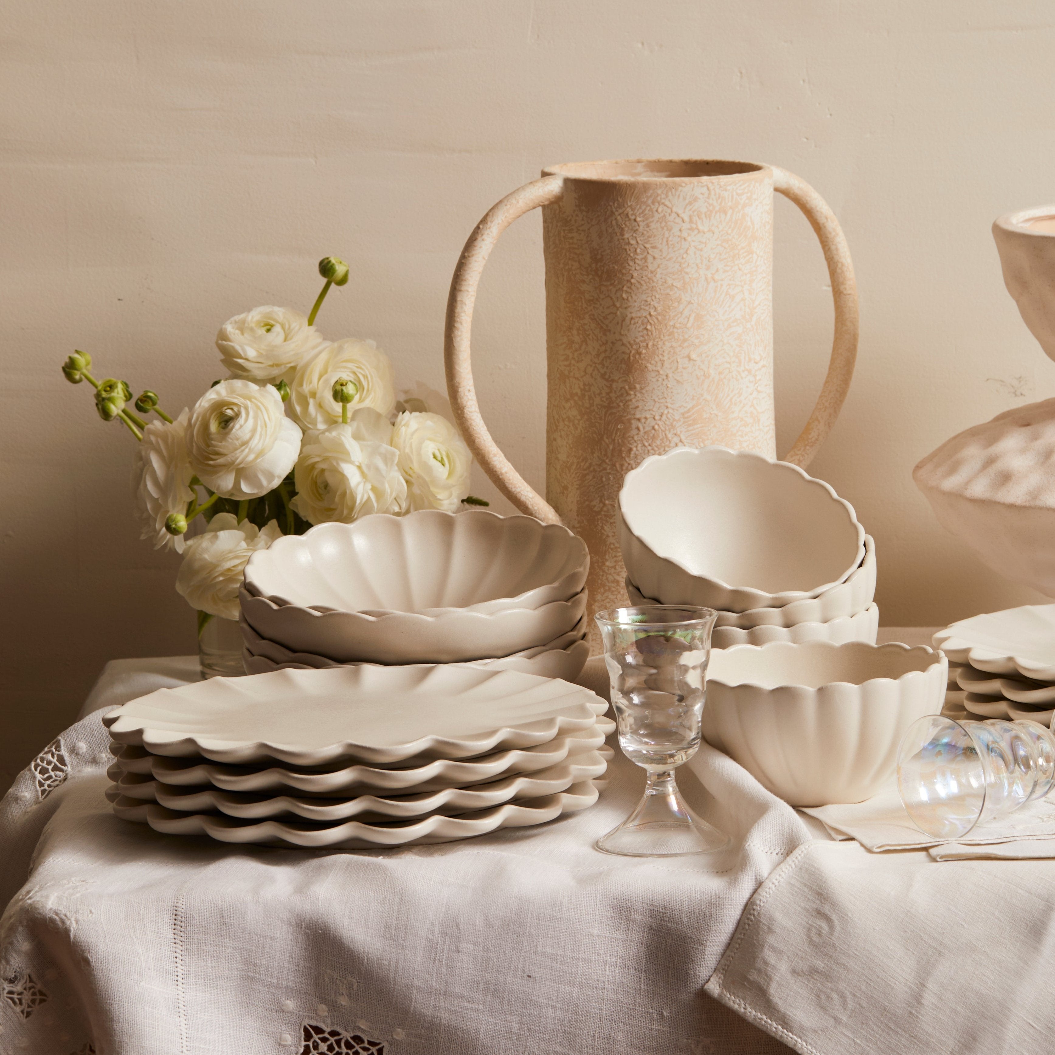 Premium White Dhalia Stoneware Dinner Plate Set - Elegant & Durable Ceramic Plates for Everyday Dining, Parties & Special Occasions
