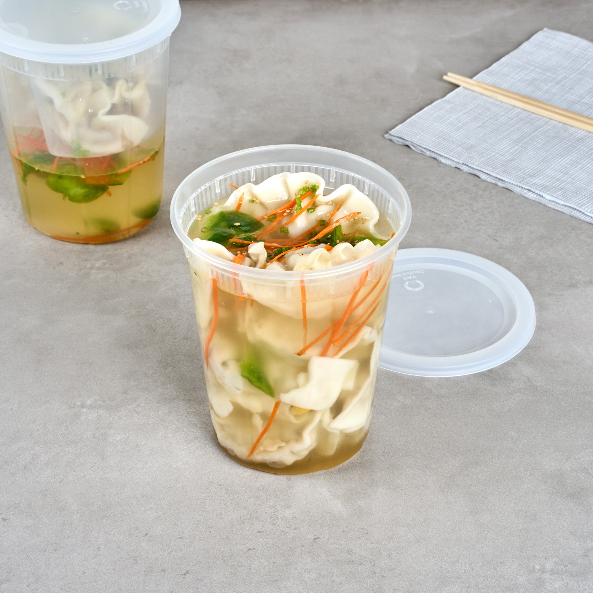 40oz Clear Plastic Soup Containers with Lids - 50 Pack Round Microwave Safe Food Storage Containers for Takeout, Meal Prep & Leftovers