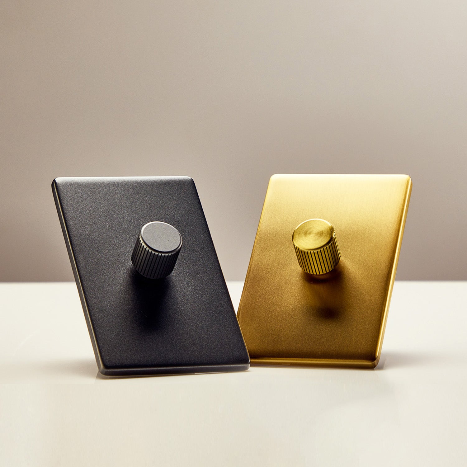 Brass Single Rotary Wall Dimmer Switch - Vintage Style Light Control for Bedroom, Living Room & Dining Room Lighting