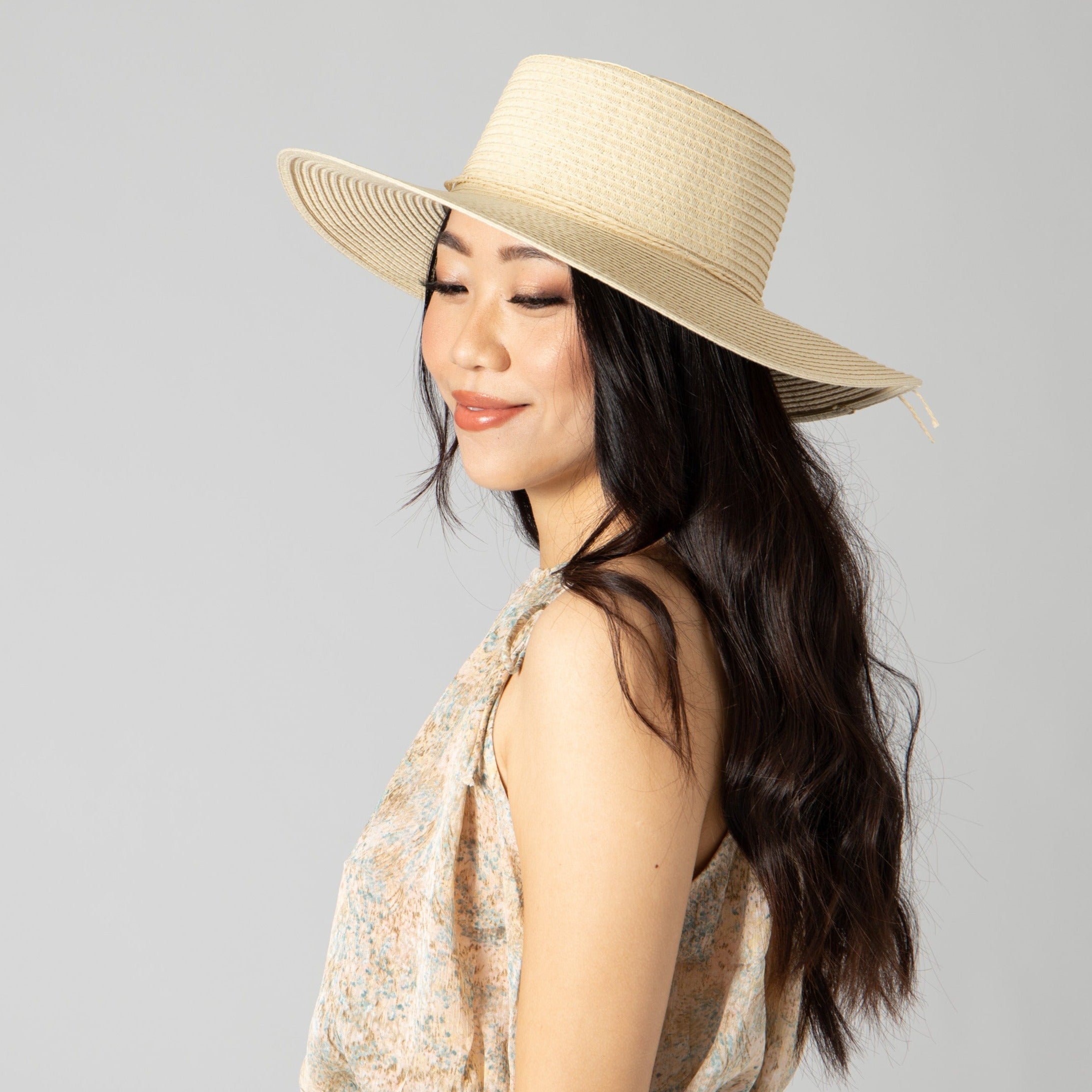 Stylish Women's Wide Brim Oval Crown Boater Hat - Summer Beach, Garden Party & Outdoor Fashion Accessory