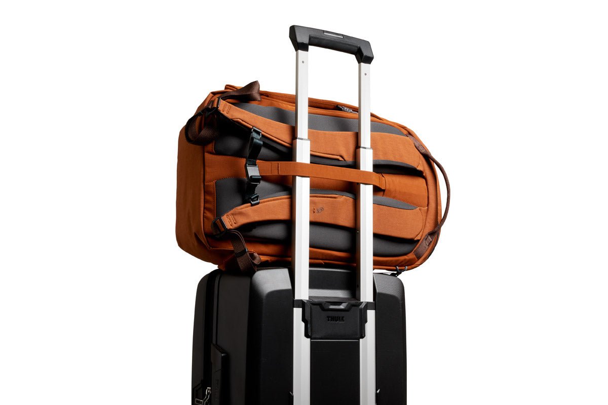 Bellroy Venture Ready Pack 26L - Waterproof Hiking Backpack for Men & Women, Lightweight Travel Daypack with Laptop Sleeve - Perfect for Outdoor Adventures, Commuting & Business Travel
