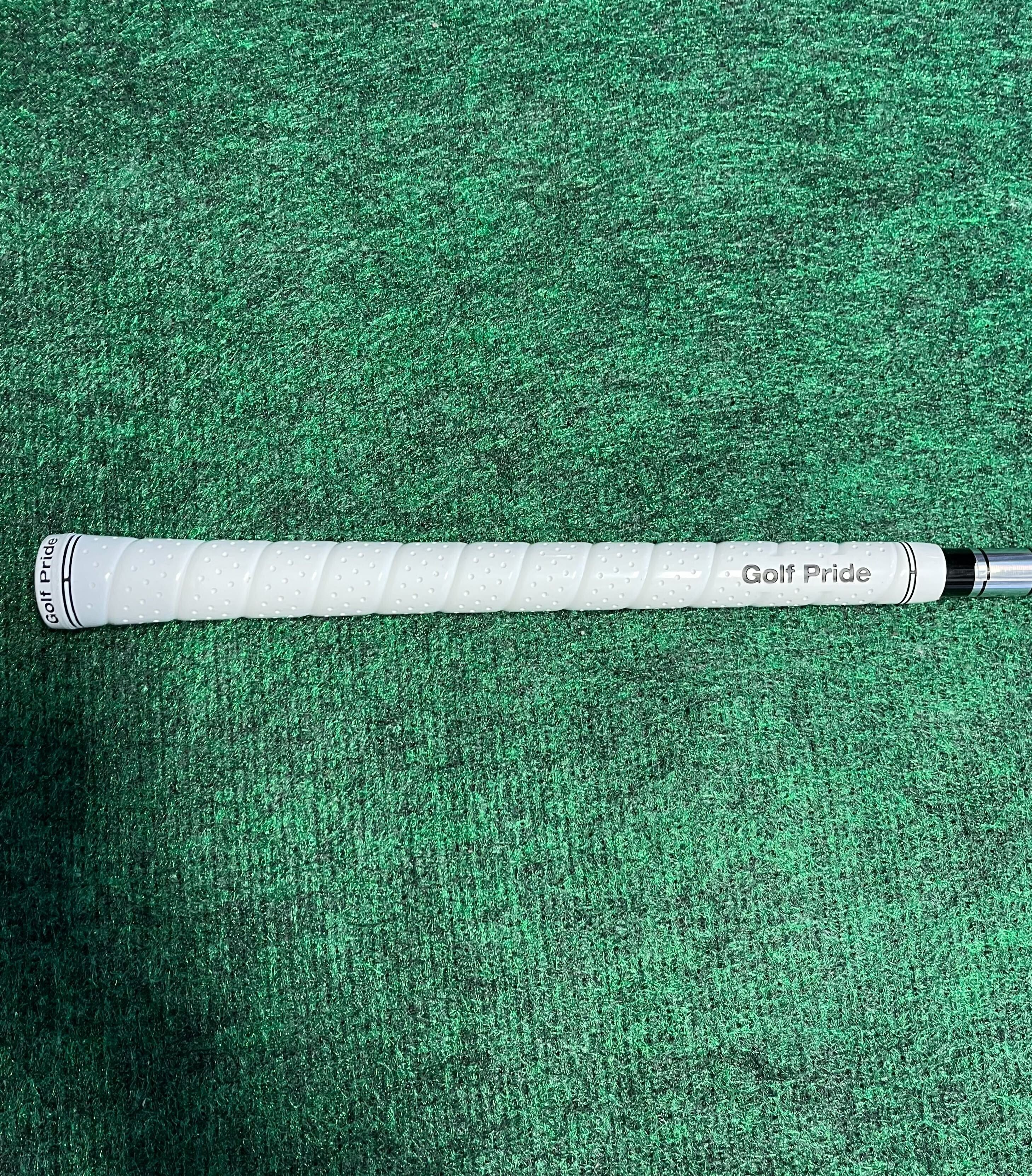 Fujikura Ventus TR Velocore Red Golf Driver Shaft - Regular Flex 44.5 Inches - High Performance Golf Club Shaft for Distance and Accuracy | Perfect for Golfers Seeking Improved Swing Control and Ball Flight