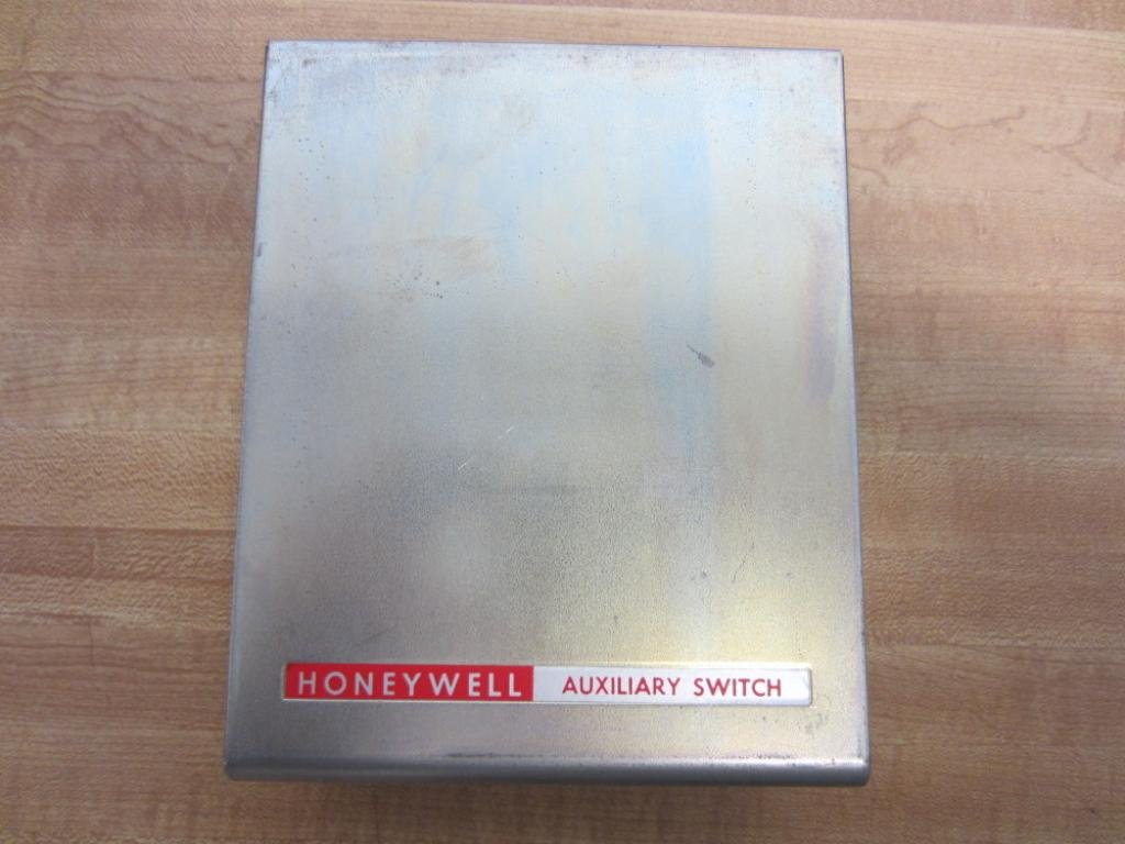 Honeywell Q607A1076 1 SPDT Auxiliary On/Off Switch - Replacement for Industrial Equipment & Control Panels