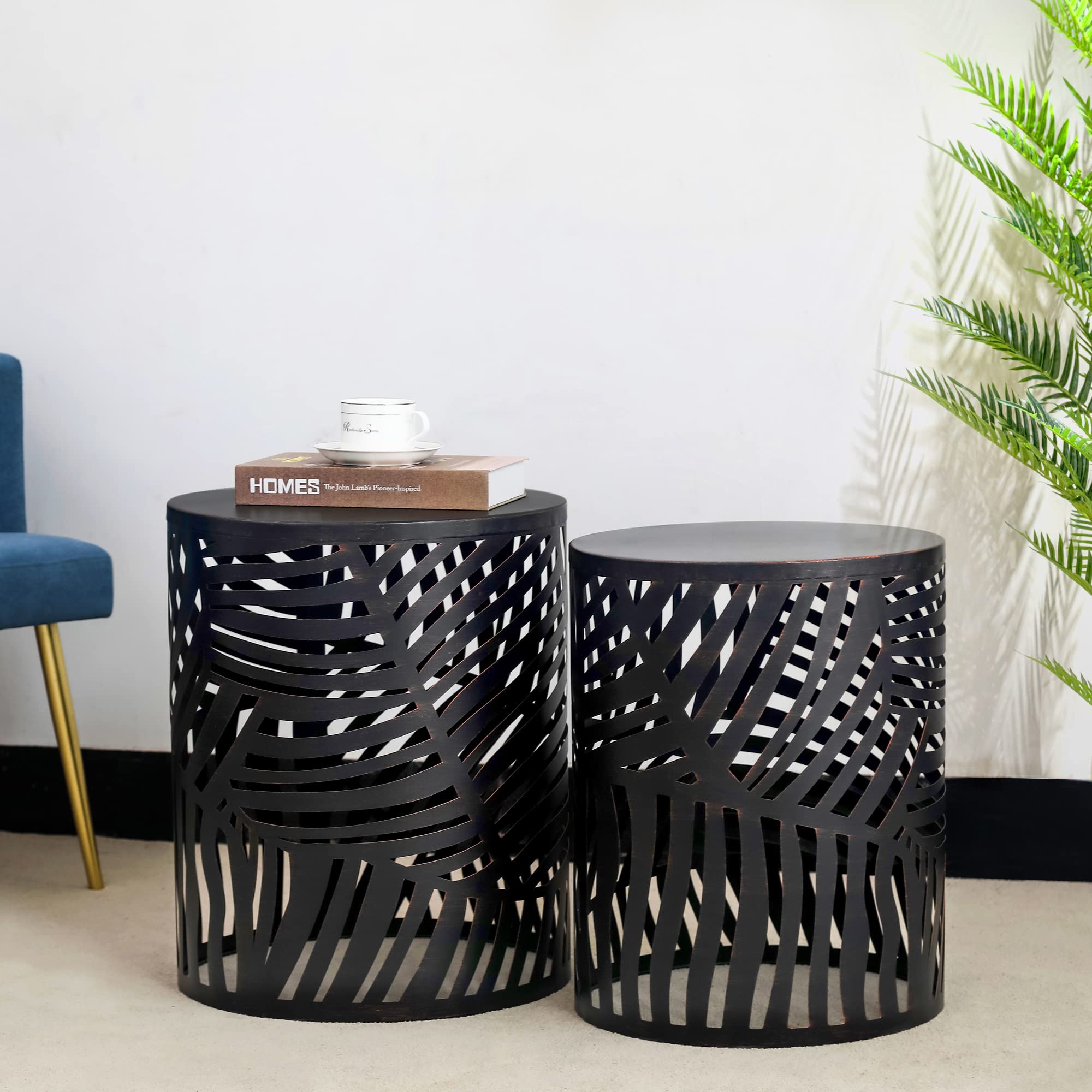 Homebeez Set of 2 Black Metal Nesting Accent Tables with Rustic Leaf Design - Round End Tables, Nightstands & Coffee Side Tables for Living Room, Bedroom, Patio & Outdoor Decor