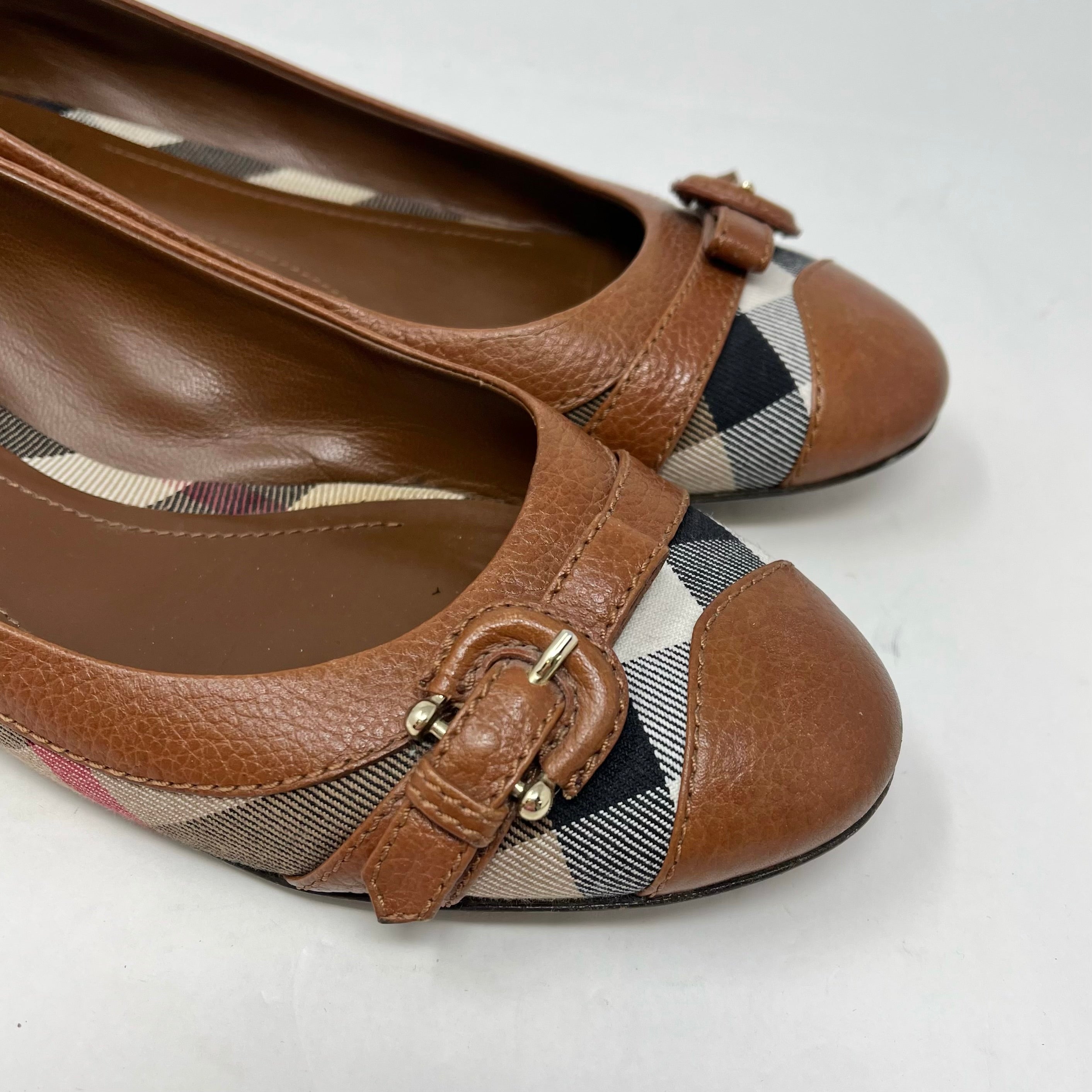 Burberry Women's Flats - Comfortable & Stylish Ballet Shoes for Casual Wear, Office & Travel