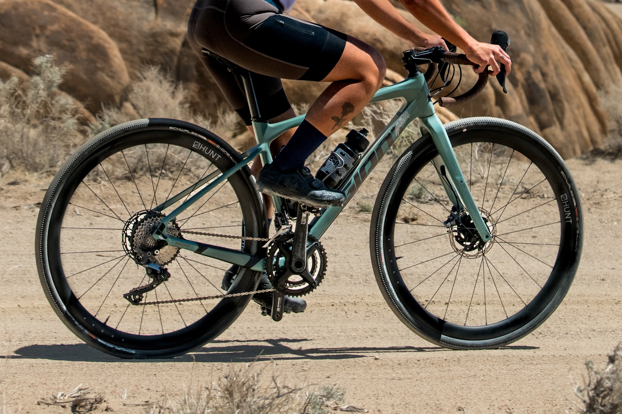 HUNT 40 Carbon Gravel Race Wheelset - Lightweight & Durable for Off-Road Cycling & Adventure Racing | Perfect for Trail Riding, Bikepacking & Competitive Gravel Events