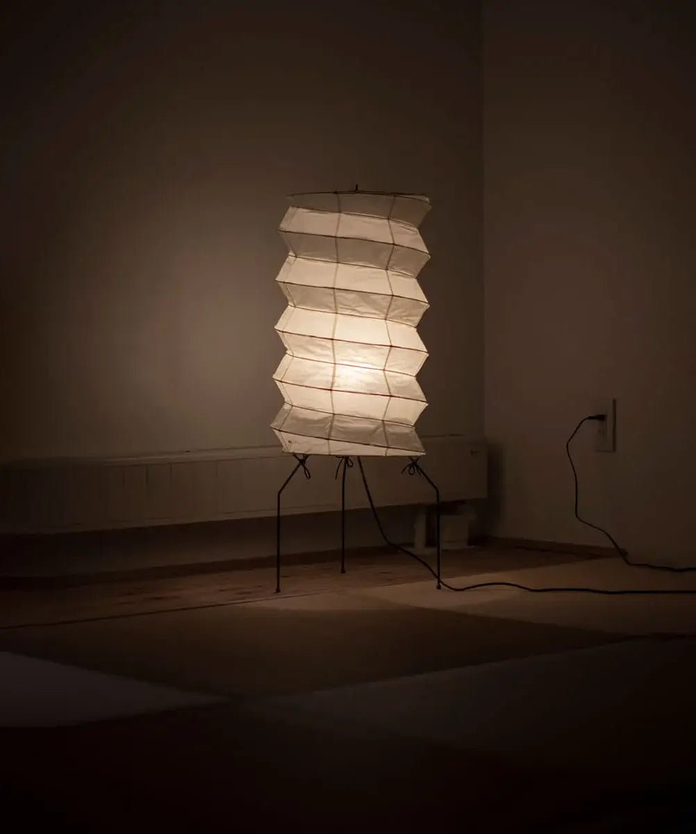 Origami Floor Lamp - Modern Paper Folded Design LED Light for Living Room, Bedroom & Office - Perfect for Home Decor, Reading & Relaxation