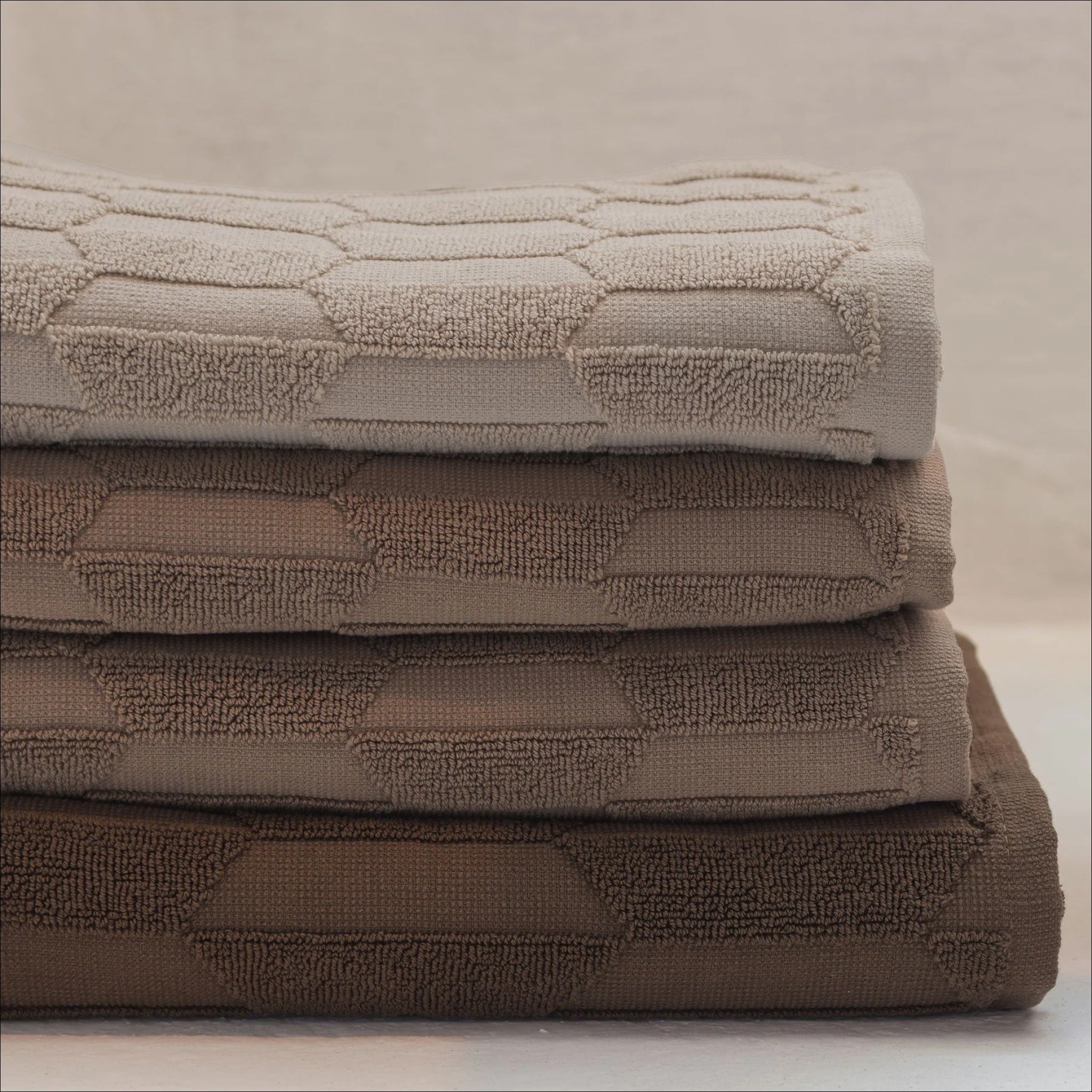 METTE DITMER Geo Hand Towel - Organic Cotton Bath Towel 19.7x37.4 Inches (50x95 cm) - Soft & Absorbent Nougat Color - Perfect for Bathroom, Kitchen & Spa Use