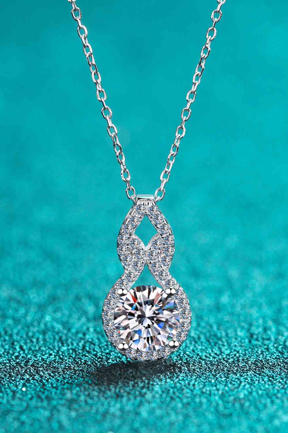1 Carat Moissanite Pendant Necklace for Women - Durable Lab-Created Diamond Alternative - Perfect for Weddings, Anniversaries & Special Occasions