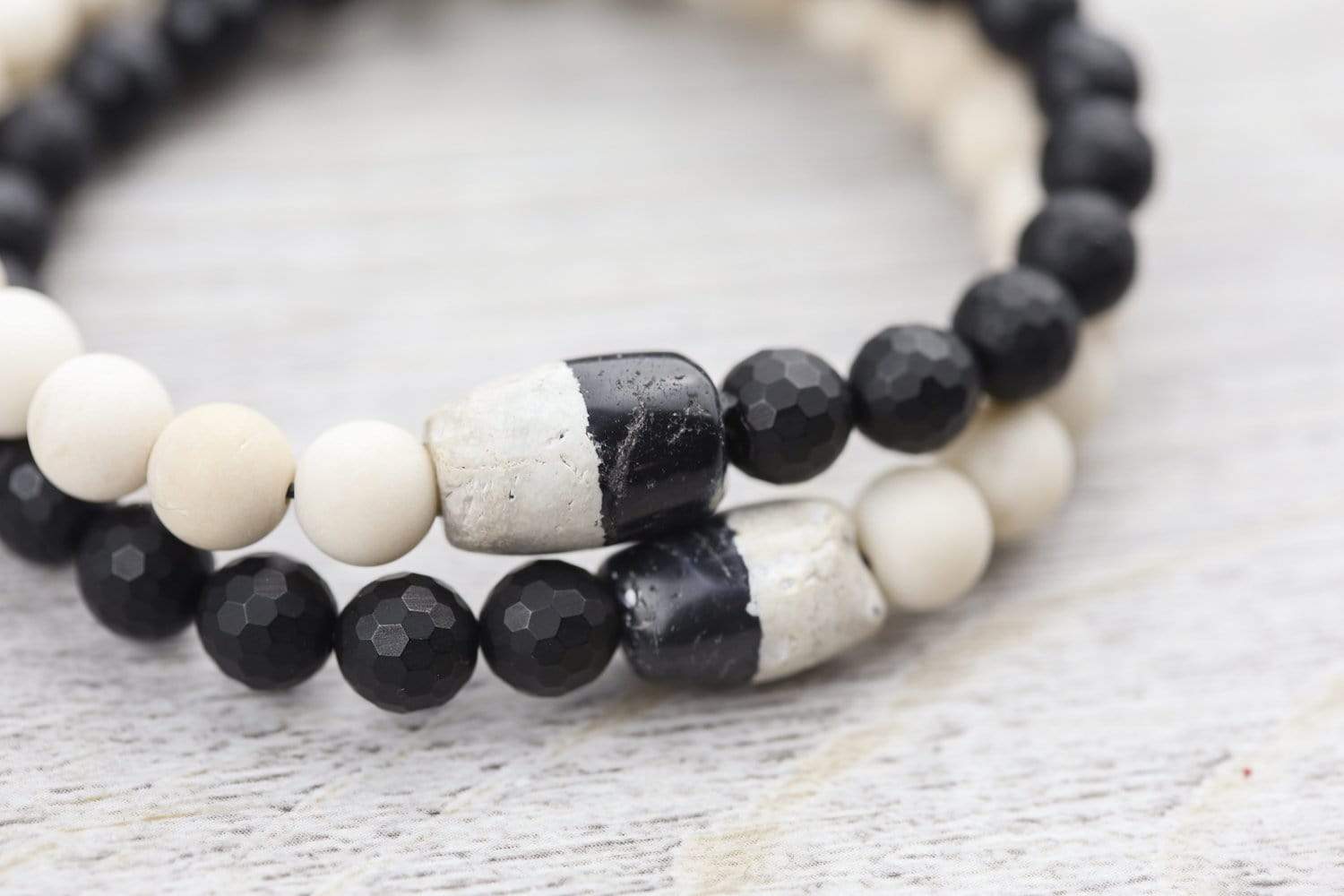 Authentic Tibetan Dzi Bead Bracelet for Protection & Good Luck | Handmade Buddhist Mala for Meditation & Spiritual Healing | Perfect Gift for Yoga Practitioners & Wellness Enthusiasts