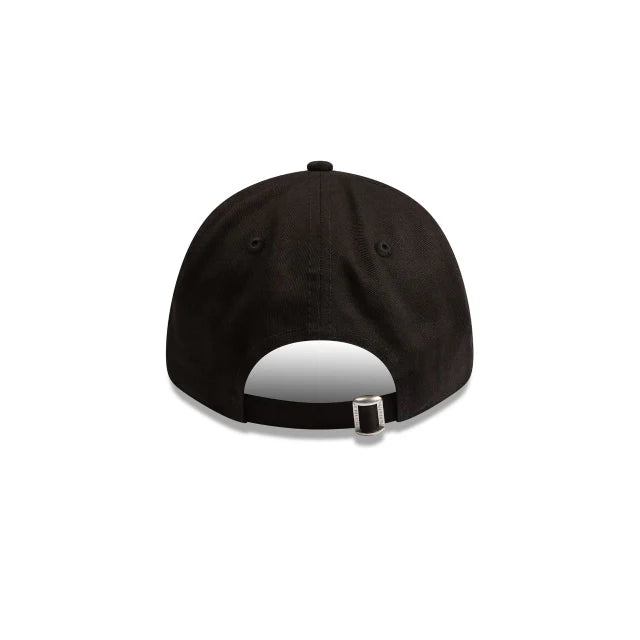 New Era Chicago Bulls Black on Black 9FORTY Adjustable Snapback Hat - Official NBA Licensed Cap for Men & Women - Perfect for Basketball Games, Streetwear Fashion & Sports Fans