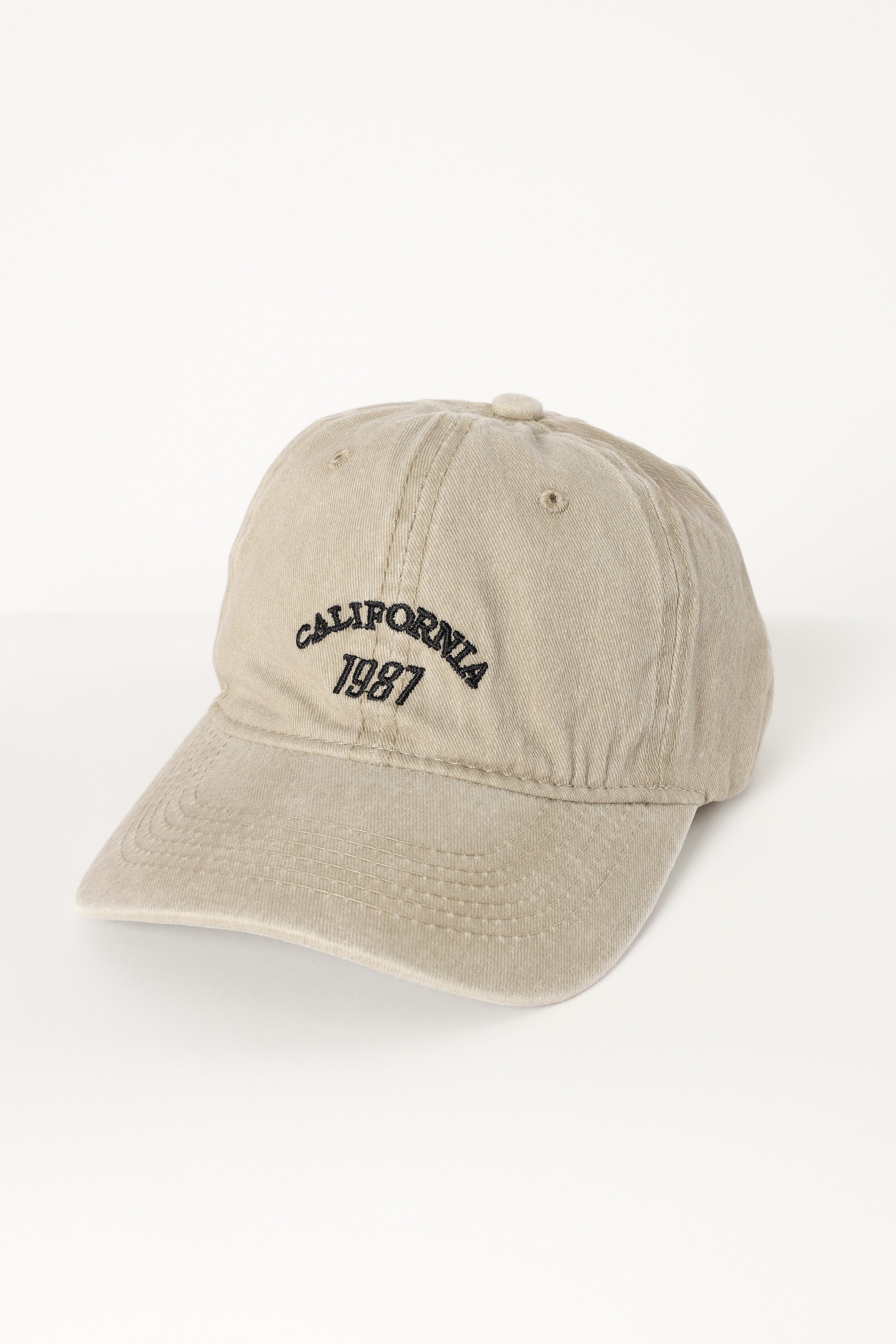 Stylish Cali Cap in Beige Cream - Trendy Baseball Hat for Men & Women - Perfect for Outdoor Activities, Sports, and Casual Wear