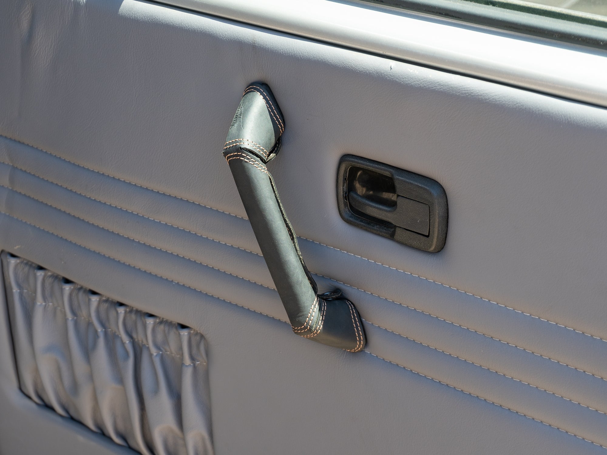 Premium Leather Interior Trim Kit for Cars - Upgrade Your Vehicle's Style & Comfort for Luxury Driving Experience