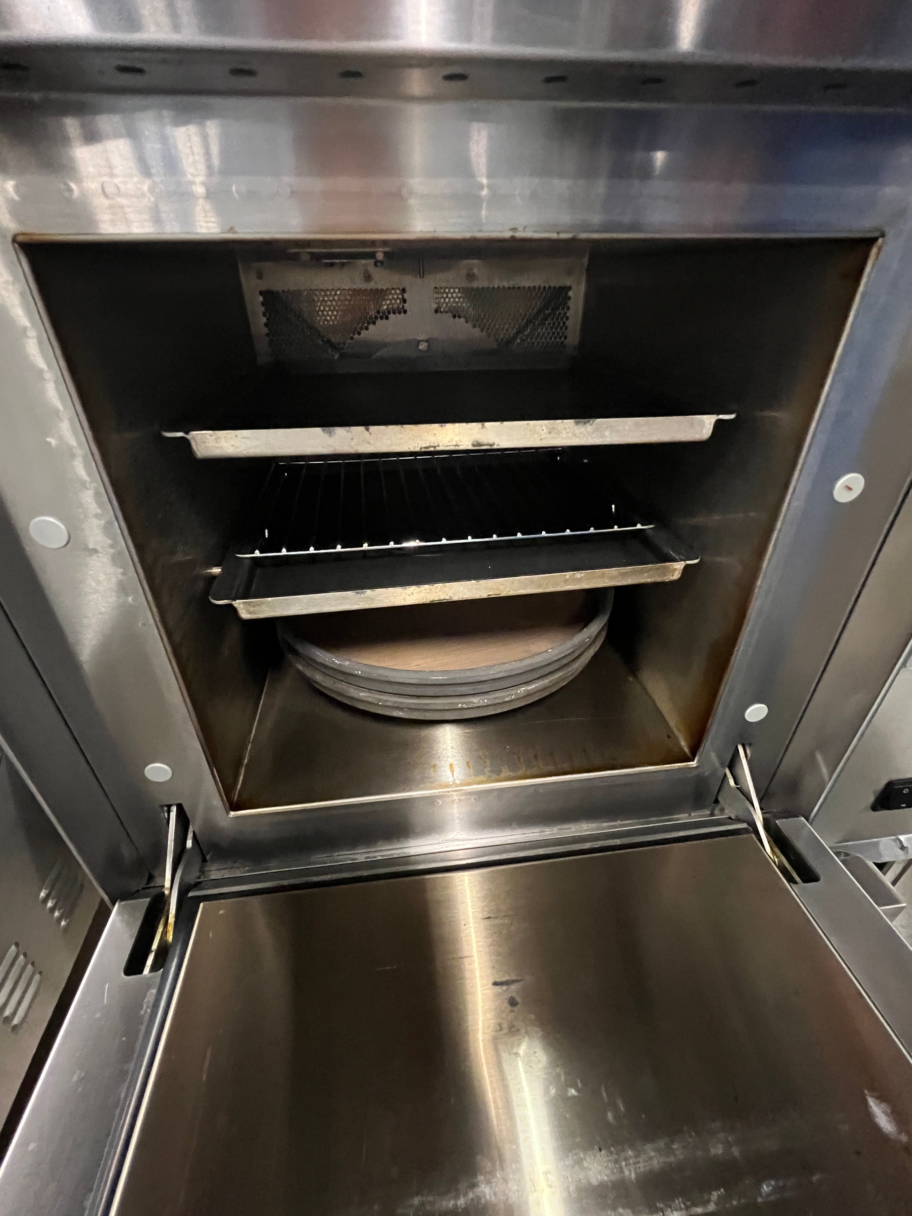 Refurbished Merrychef Eikon E3 Commercial Electric High-Speed Oven - Perfect for Restaurants, Bakeries & Fast Food Businesses