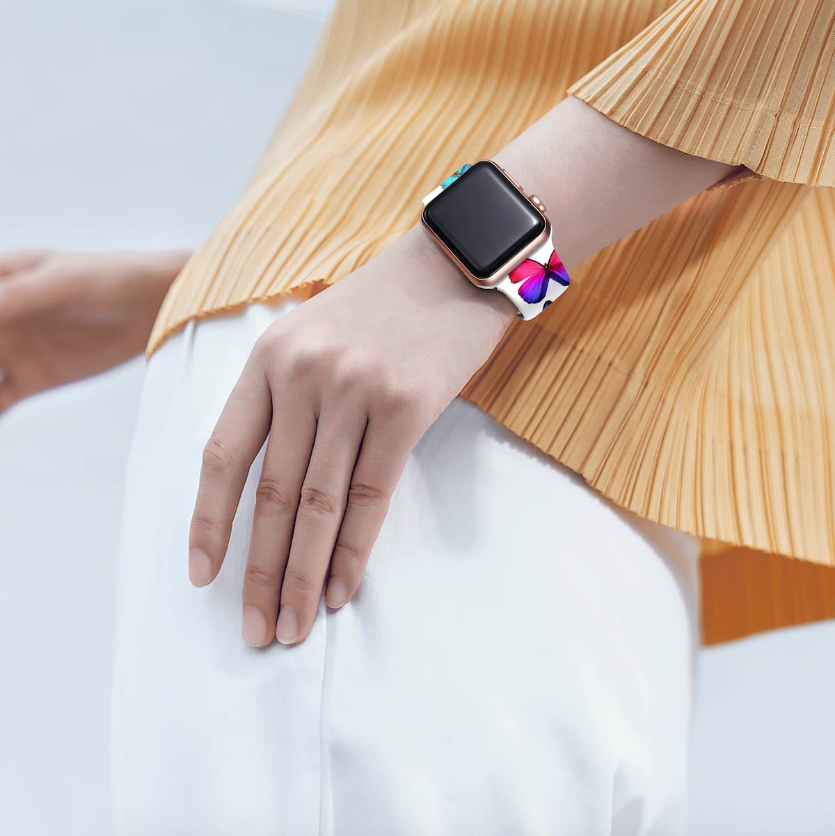 Floral Print Silicone Sport Band for Apple Watch Series 9/8/7/6/5/4/3/2/1/SE - Compatible with 49mm 45mm 44mm 42mm 41mm 40mm 38mm - Fadeless Pattern Design for Women - Perfect for Workouts, Running & Everyday Wear