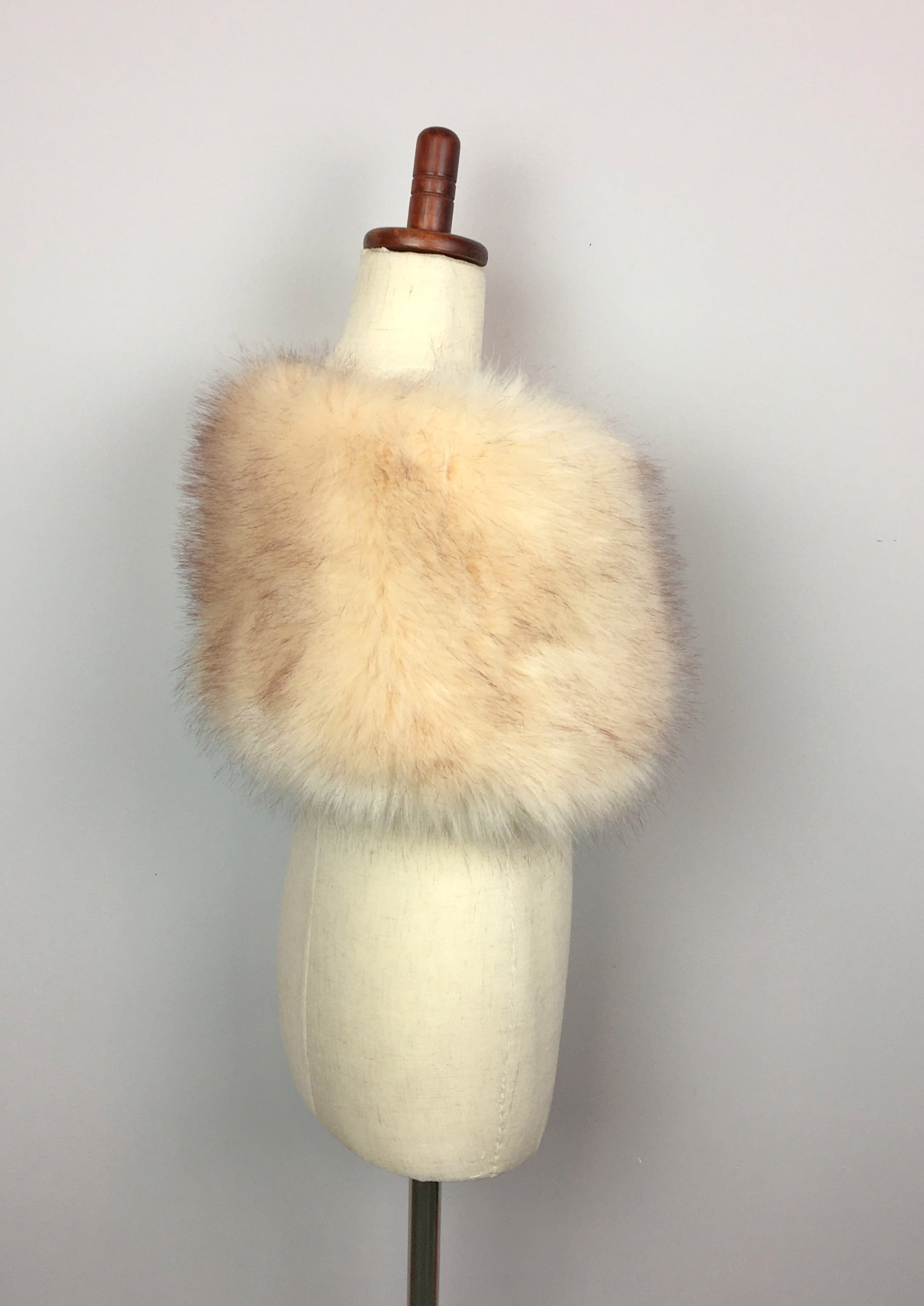 Elegant Champagne Fur Shawl for Flower Girls & Junior Bridesmaids - Soft Winter Wrap for Weddings & Special Occasions (Kid Cha03)