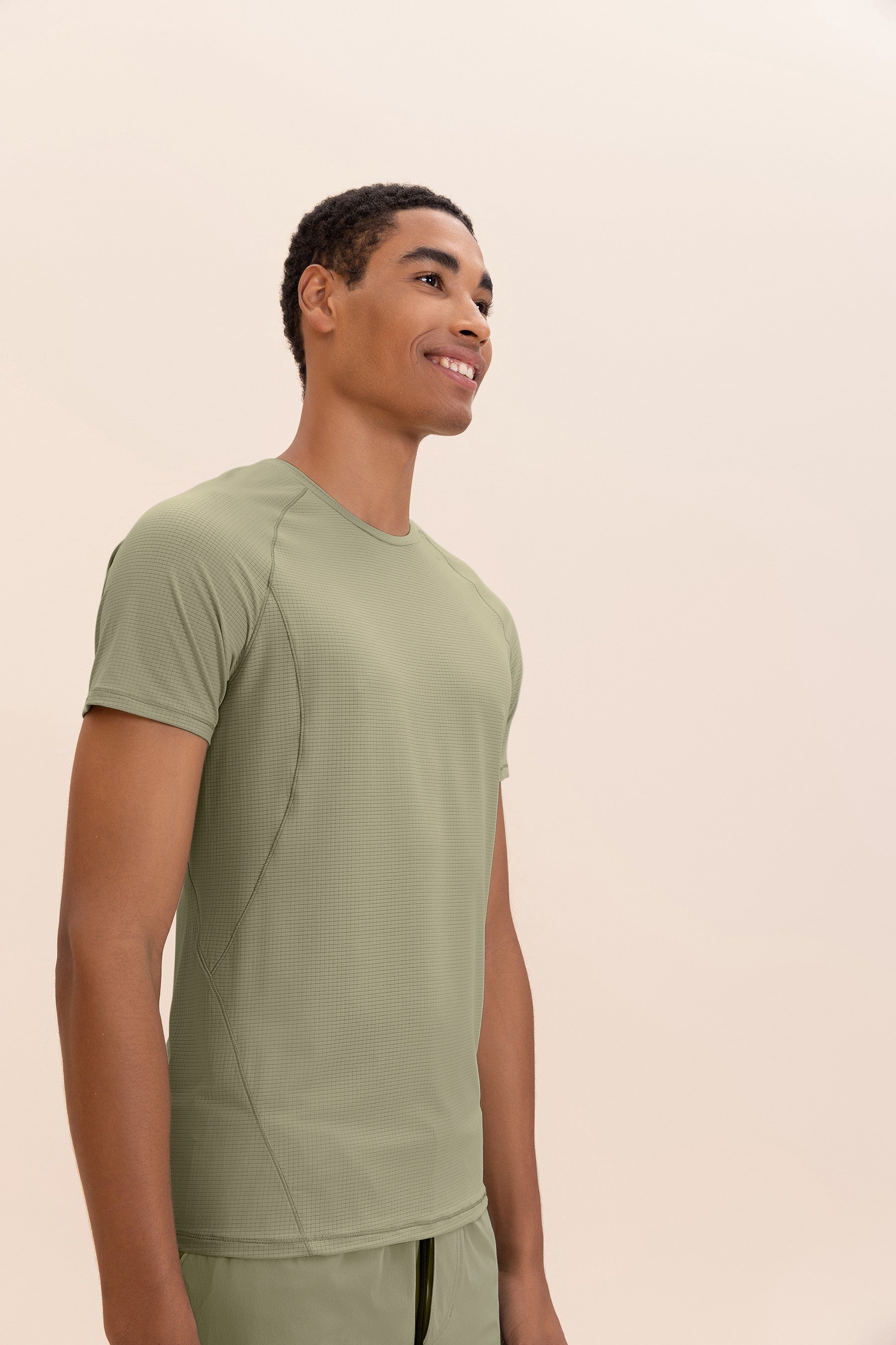 Fit Curve Air Move® Performance T-Shirt - Moisture Wicking & Breathable for Workouts & Active Lifestyle
