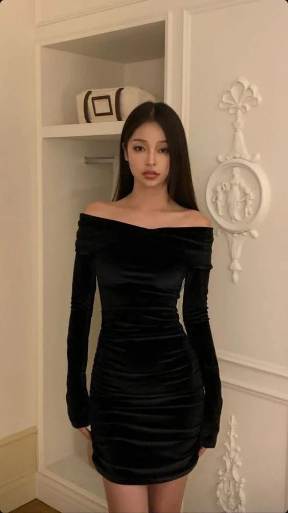 Elegant Black Off-The-Shoulder Short Prom Dress for Homecoming & Party Nights | Perfect for Dances, Formal Events & Special Occasions | Style J3961