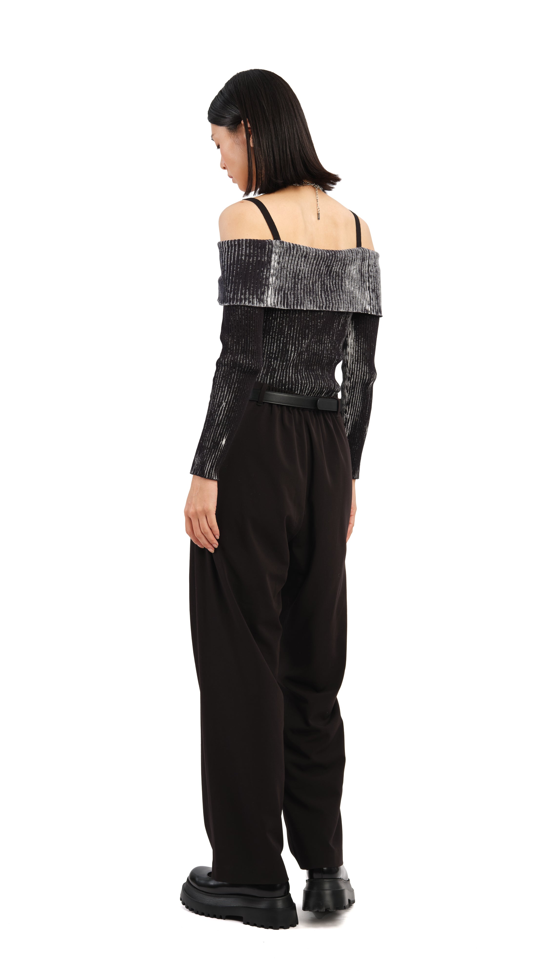 Two Tone Off Shoulder Sweater for Women - Trendy Knit Pullover for Fall & Winter - Perfect for Casual Outings & Date Nights