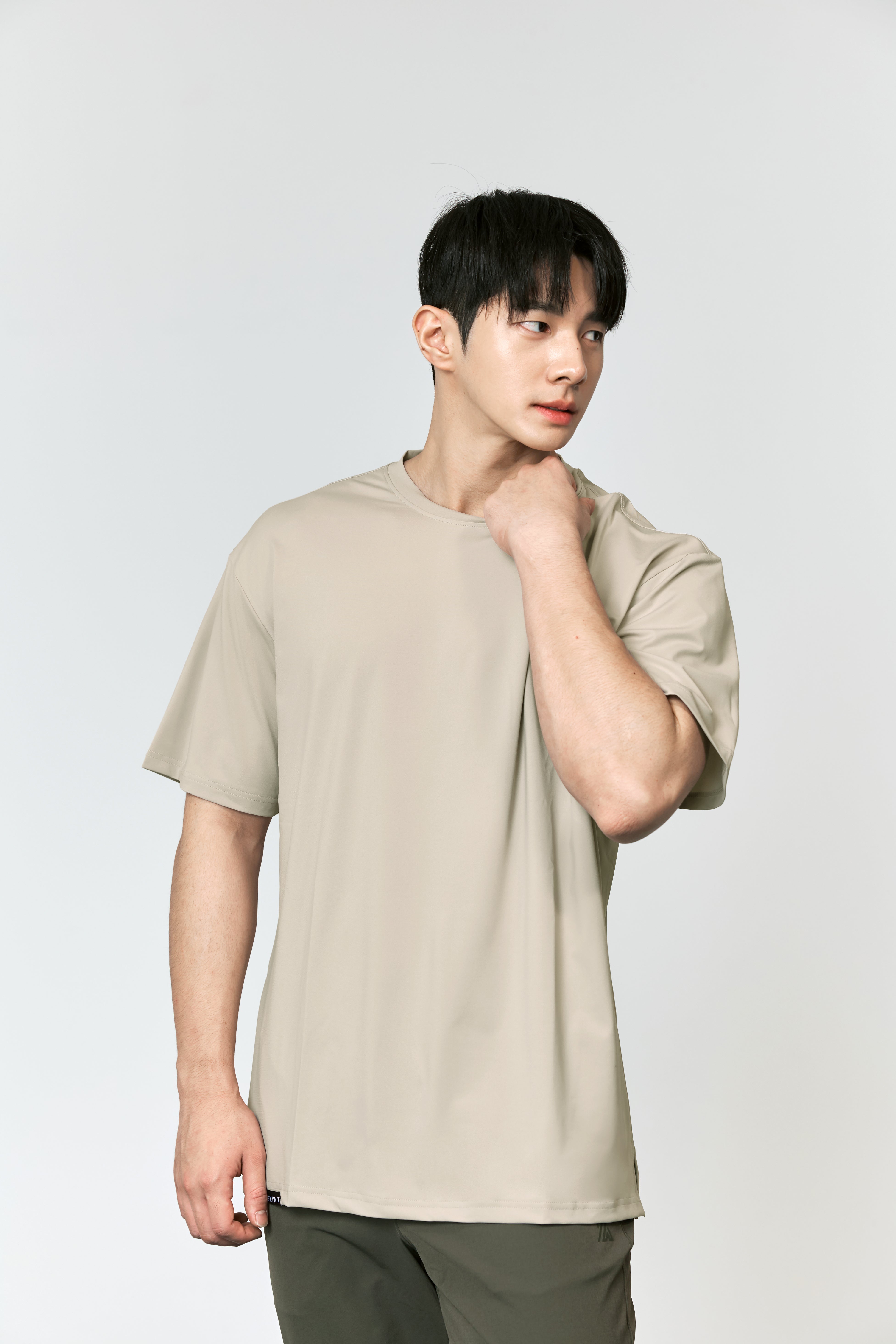 Men's Ice Feather Slim Fit Short Sleeve T-Shirt - Lightweight & Breathable Summer Casual Wear for Outdoor Activities